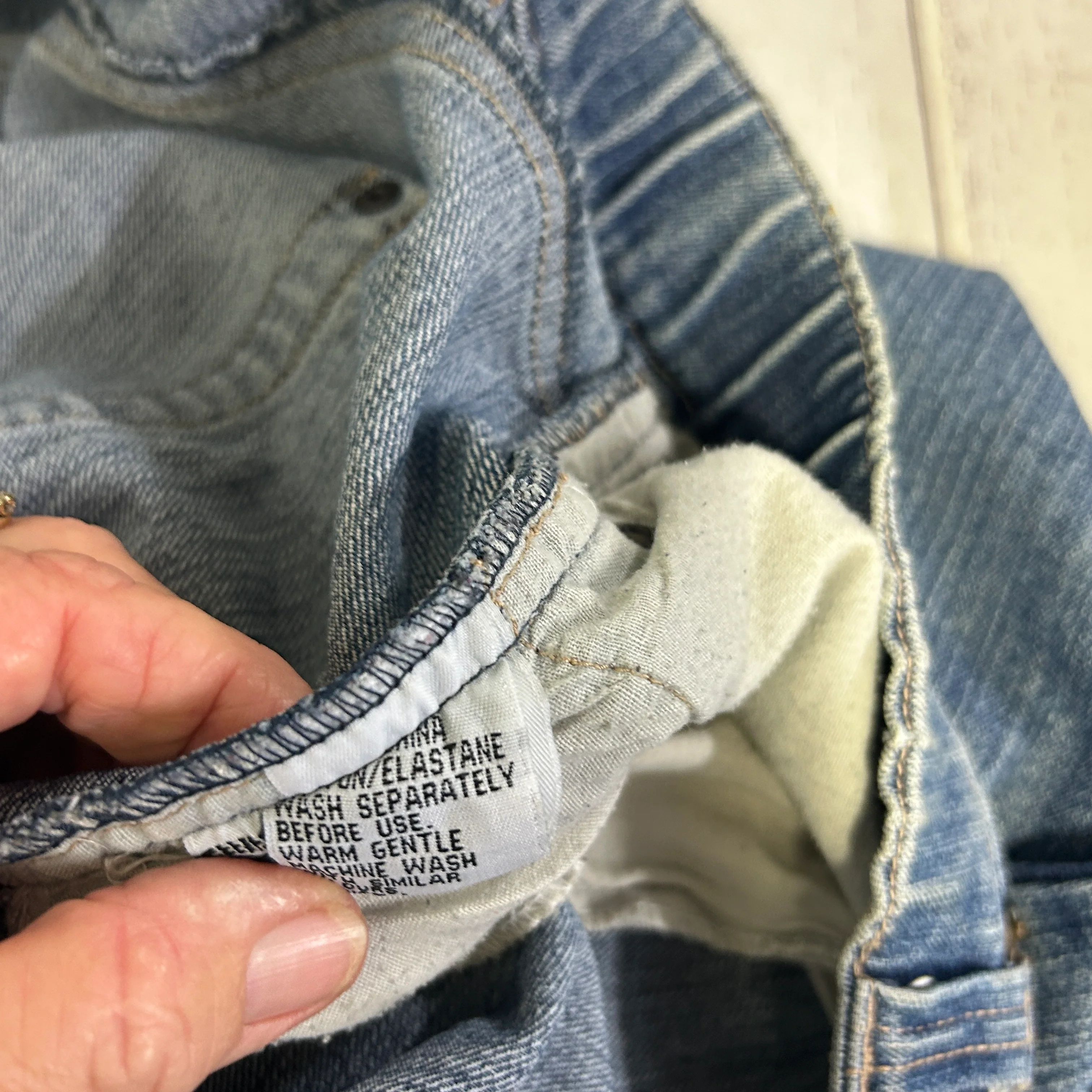 Now Blue Denim Capri Pants - Size 26 - Image 4