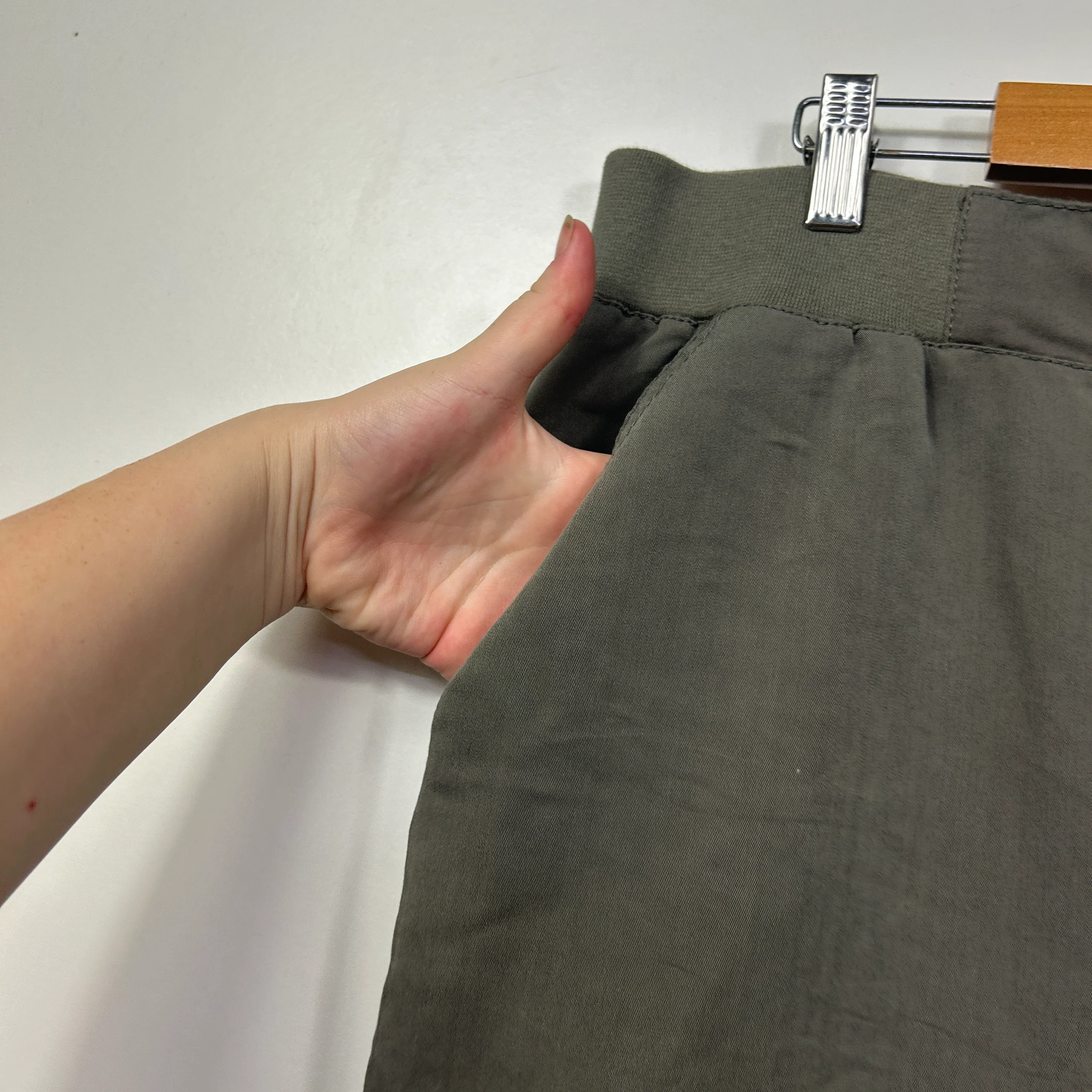 Now Olive Green Cargo Pants - Size 18 - Image 3