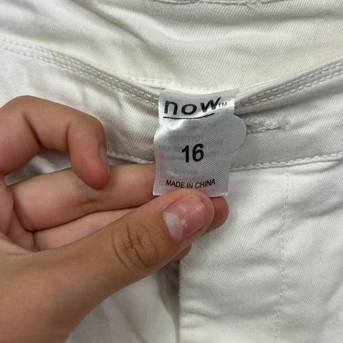 Now White Cuffed Chino Shorts - Size 16 - Image 2