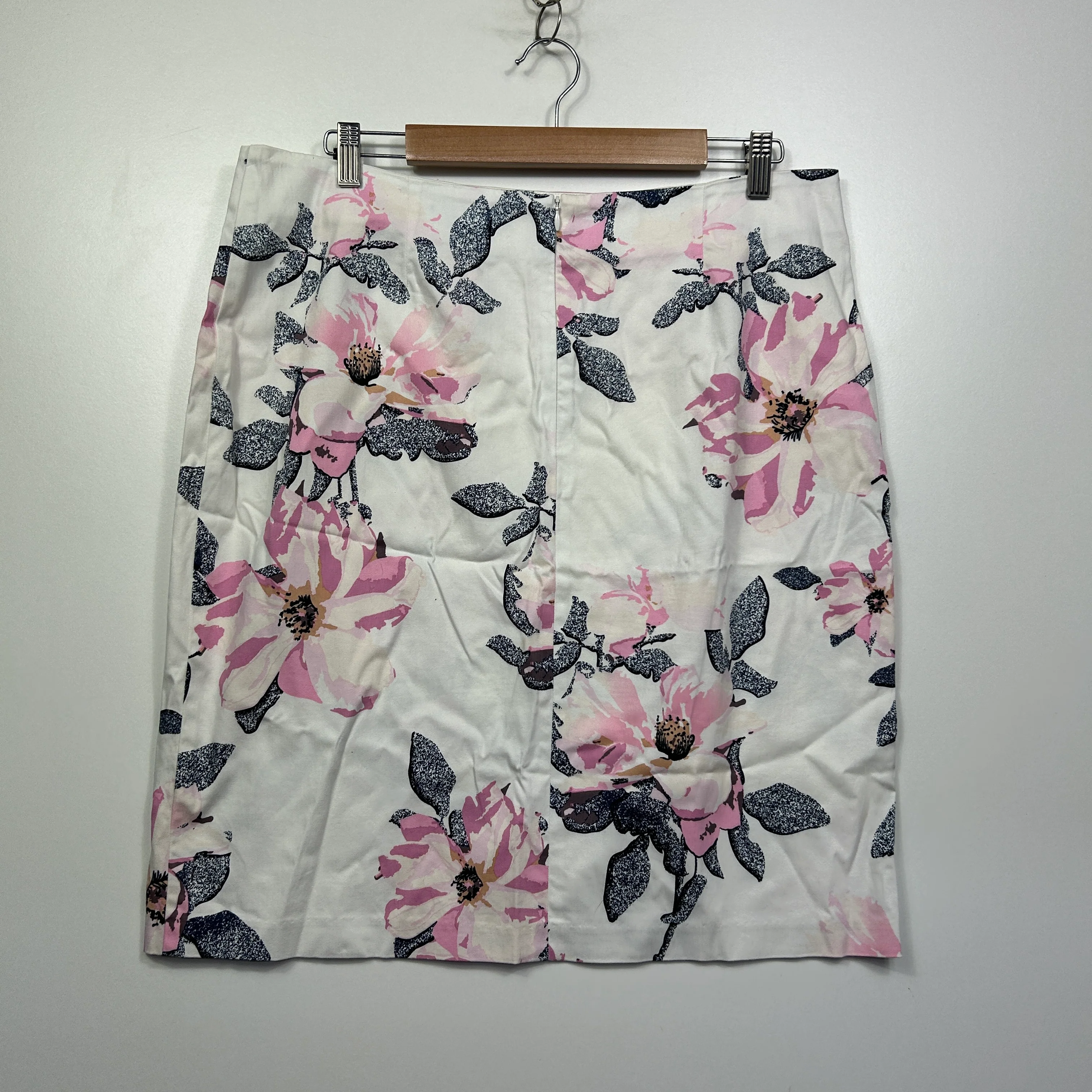 Philosophy Australia Floral Print Pencil Skirt - Size 14 - Image 2