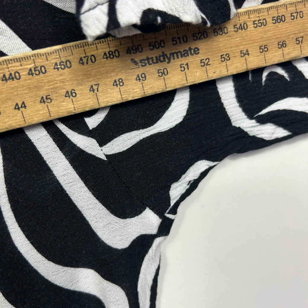 Black and White Abstract Swirl Print Maxi Dress - One Size - Image 5