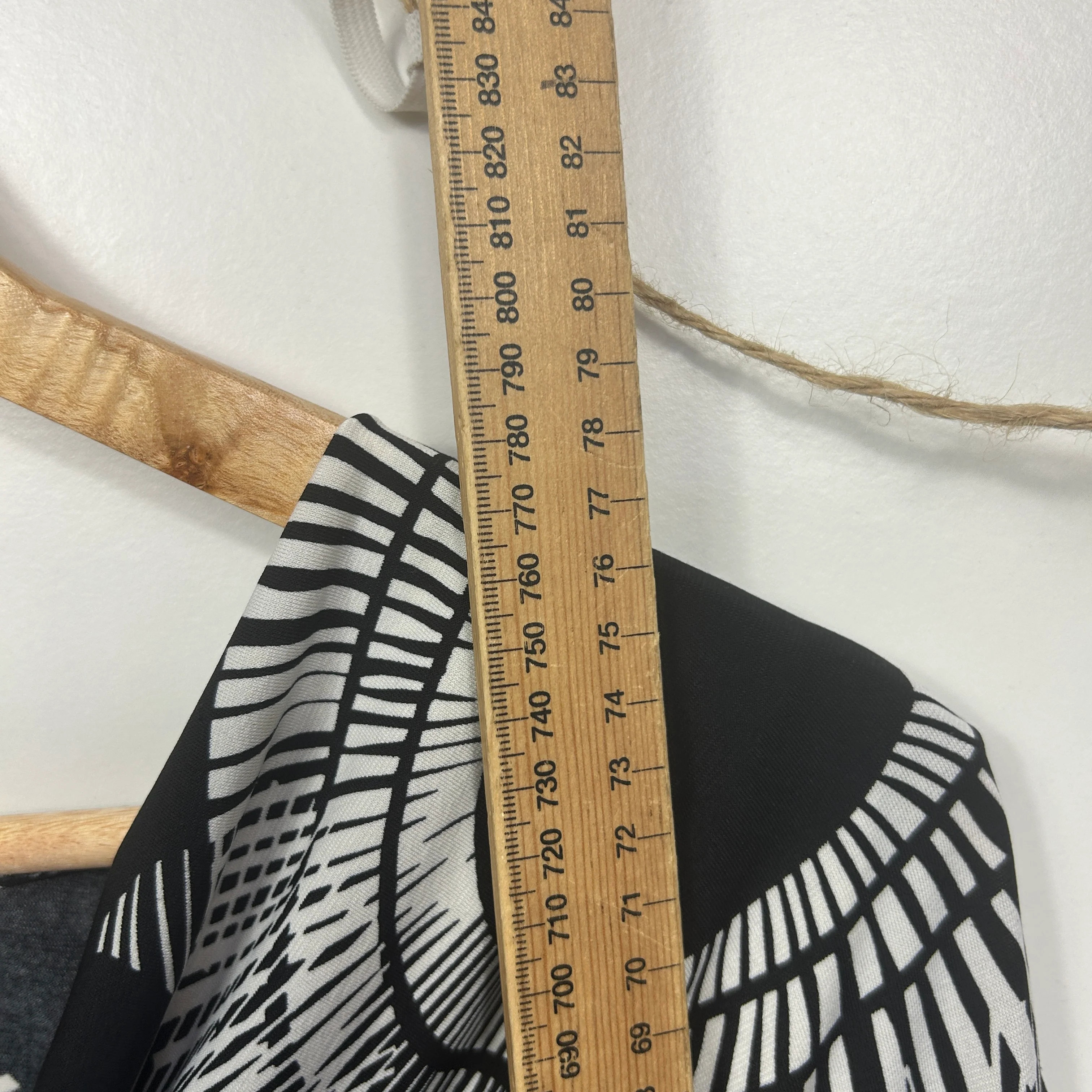 RTM Black White Print Tunic Top - Size L - Image 6