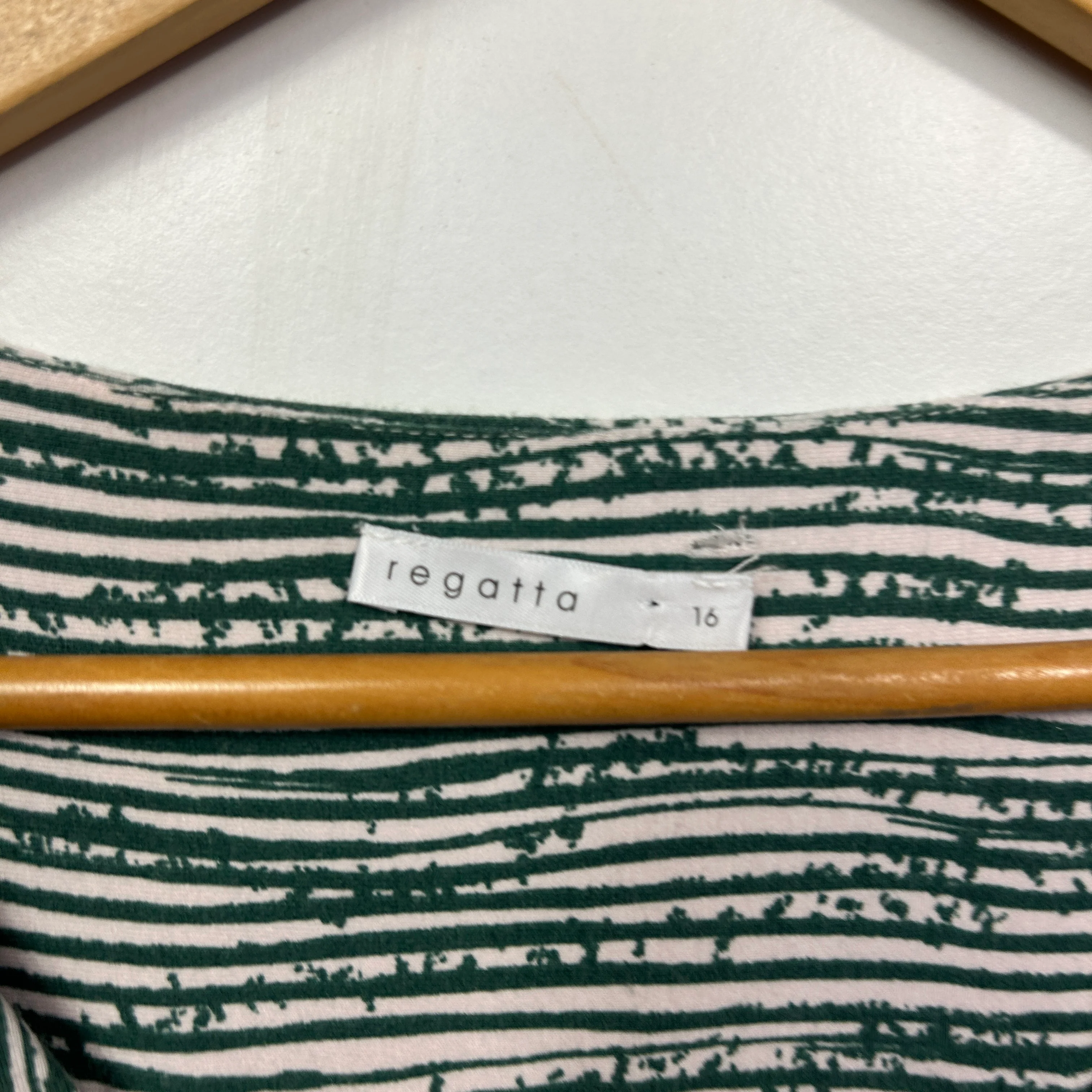 Regatta Green Striped Top - Size 16 - Image 4