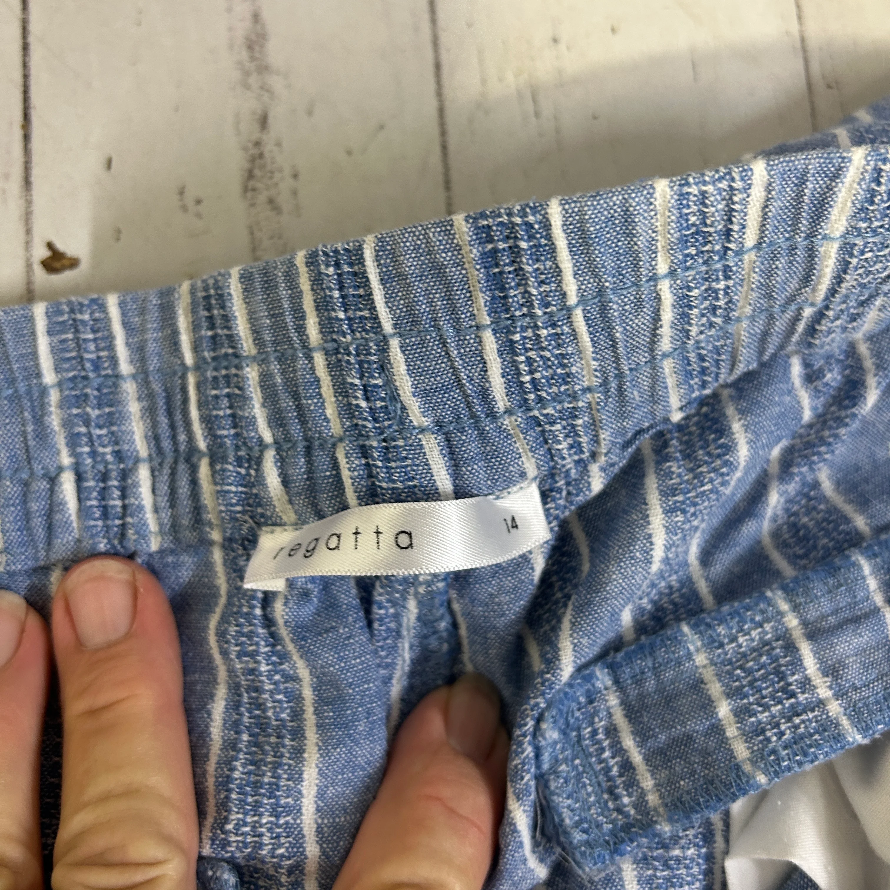 Regatta Striped Blue Linen Shorts - Size 14 - Image 3