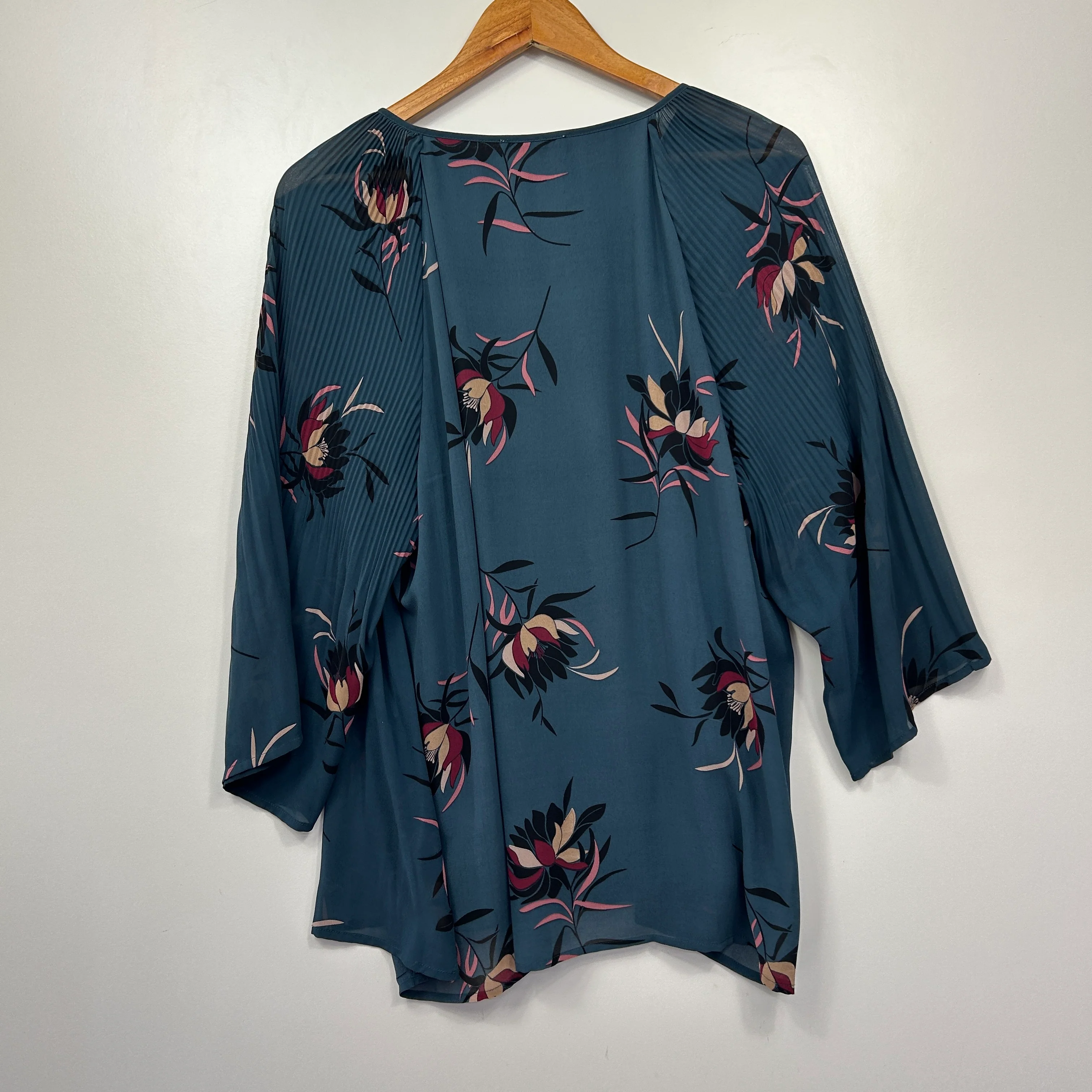 Regatta Teal Floral Pleated Top - Size 16 - Image 6
