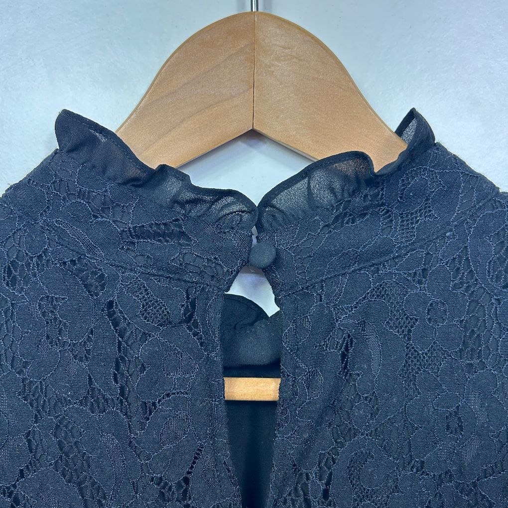 Review Navy Lace Sleeveless Top - Size 14 - Image 5