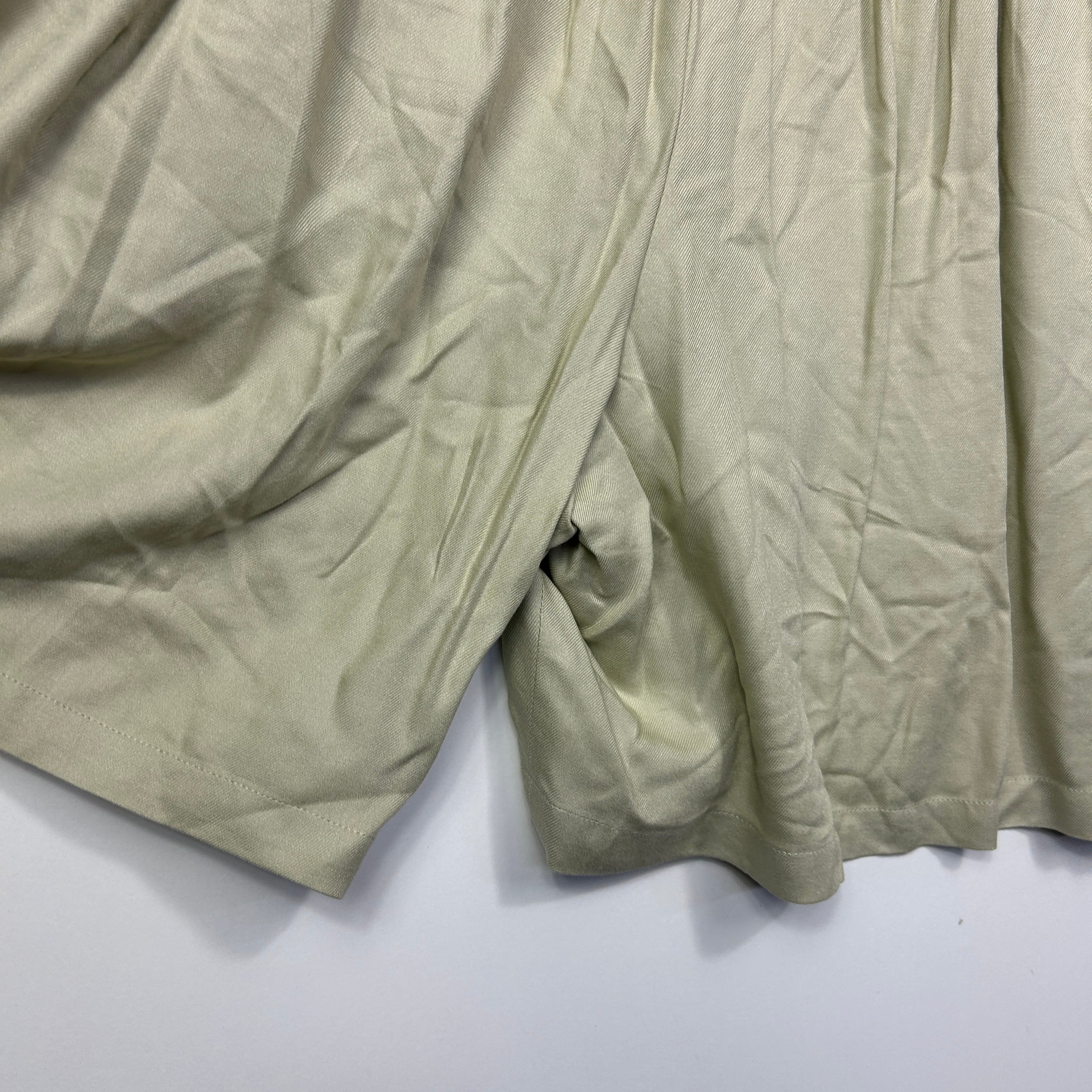 Rockmans Sage Green Shorts - Size 20 - Image 3
