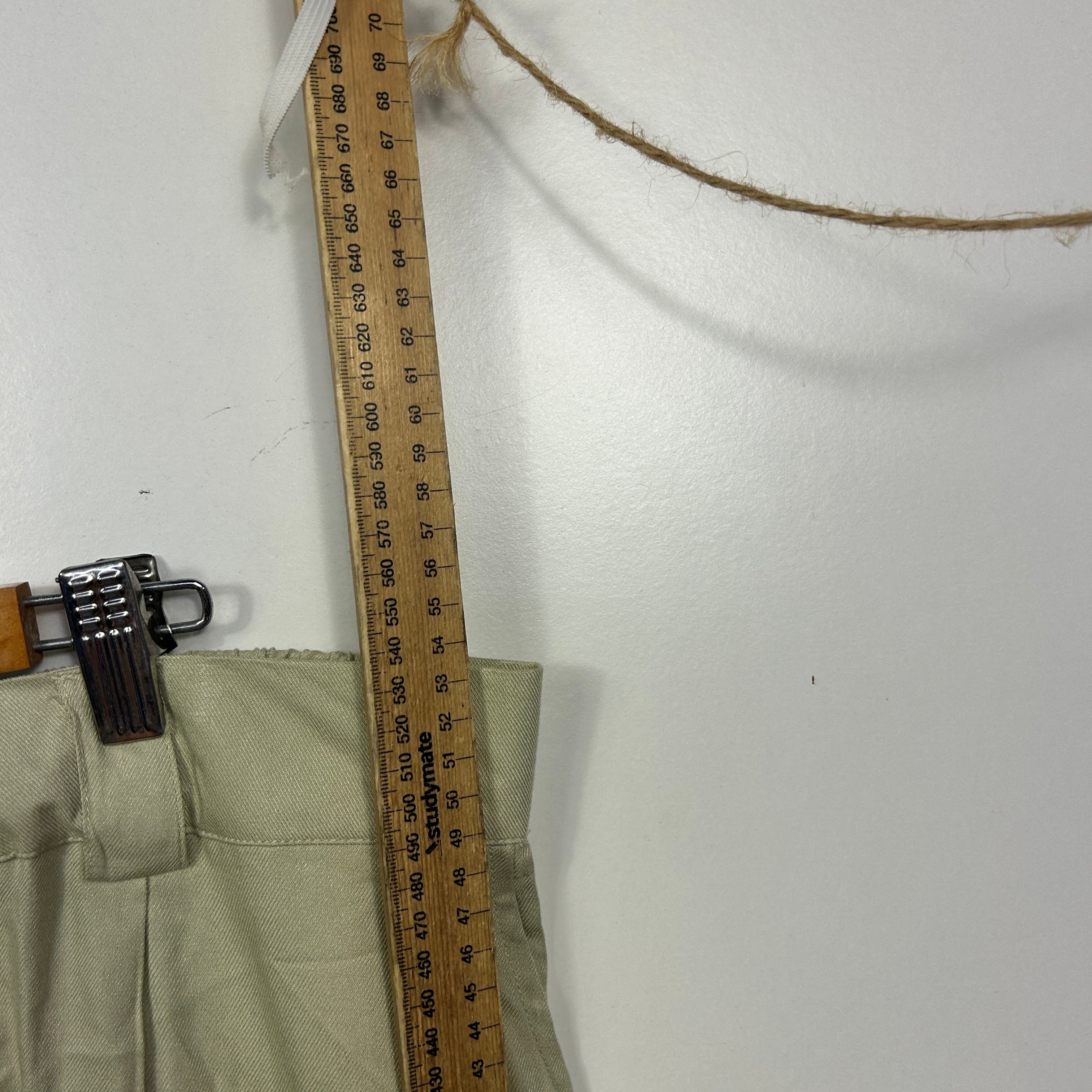 Rockmans Sage Green Shorts - Size 20 - Image 6