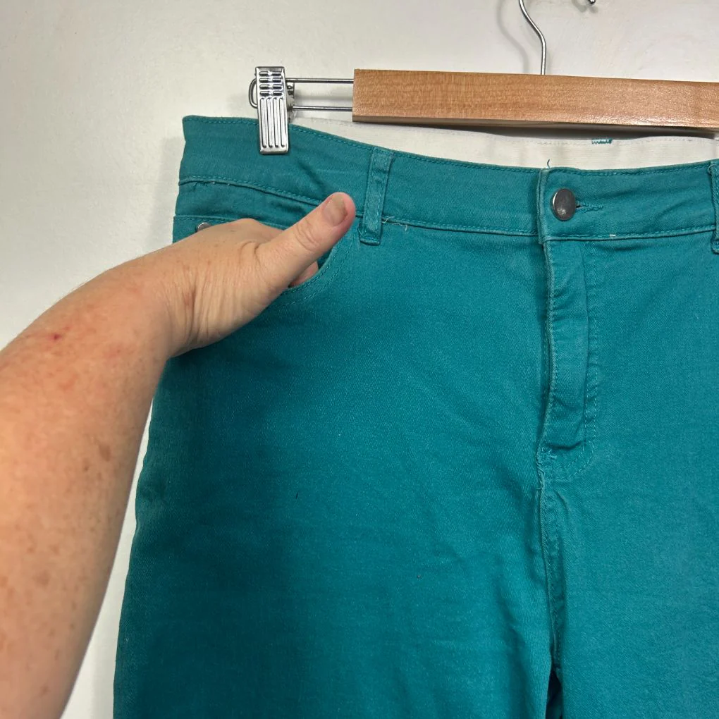 Rockmans Teal Bermuda Shorts - Size 16 - Image 3