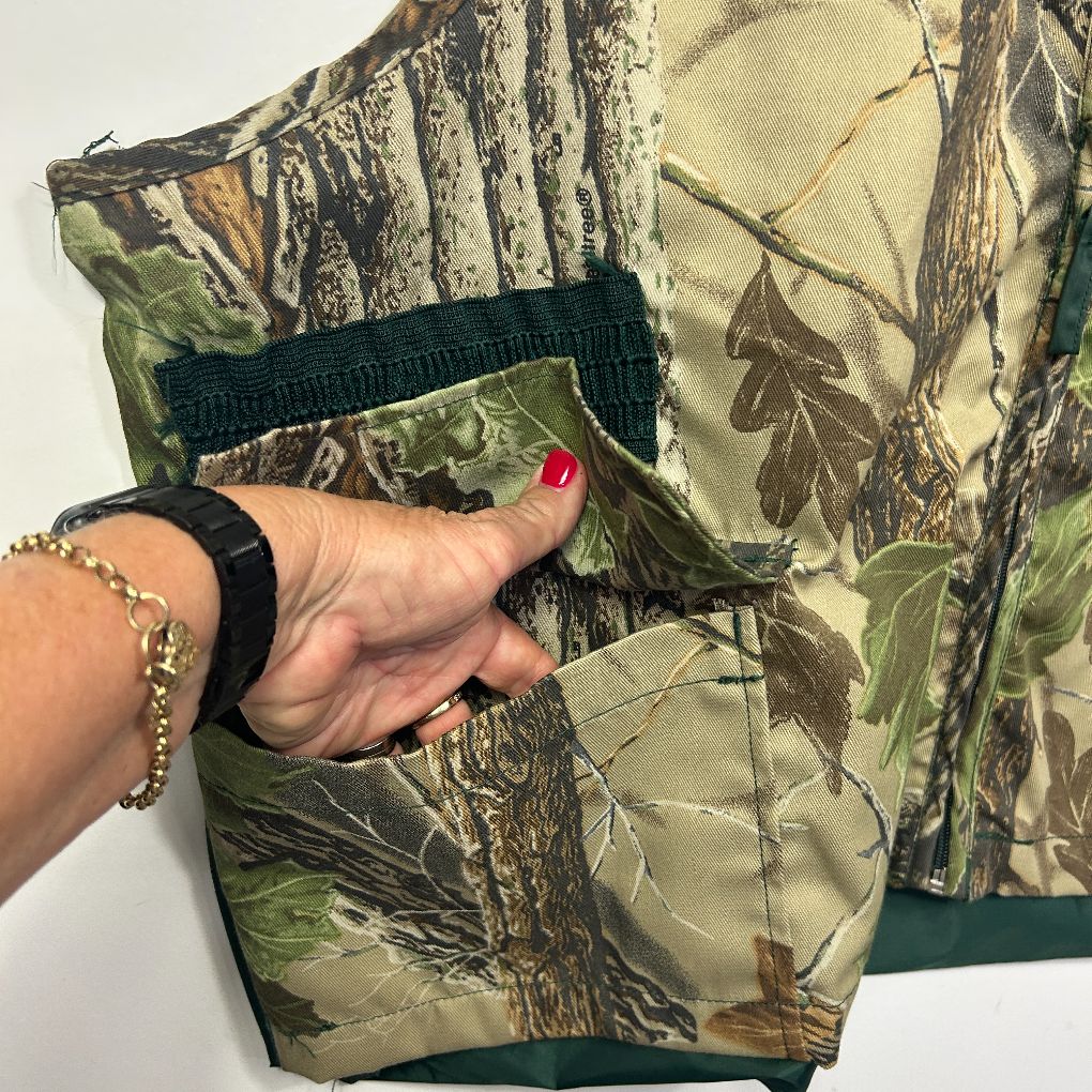 SafTBak Camo Hunting Vest - Size Mens 2XL - Image 9