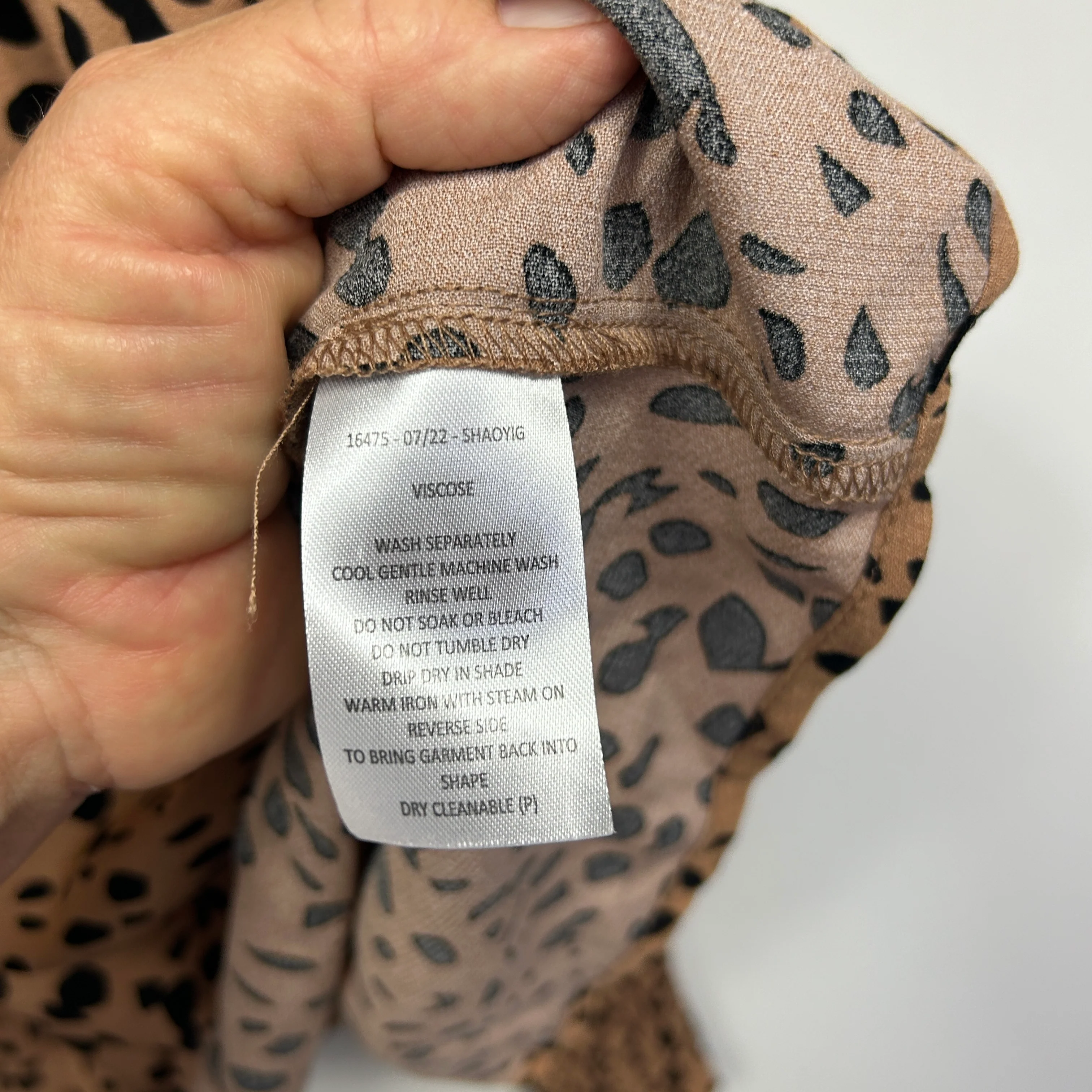 SASS Tan Black Animal Print Top - Size 16 - Image 4