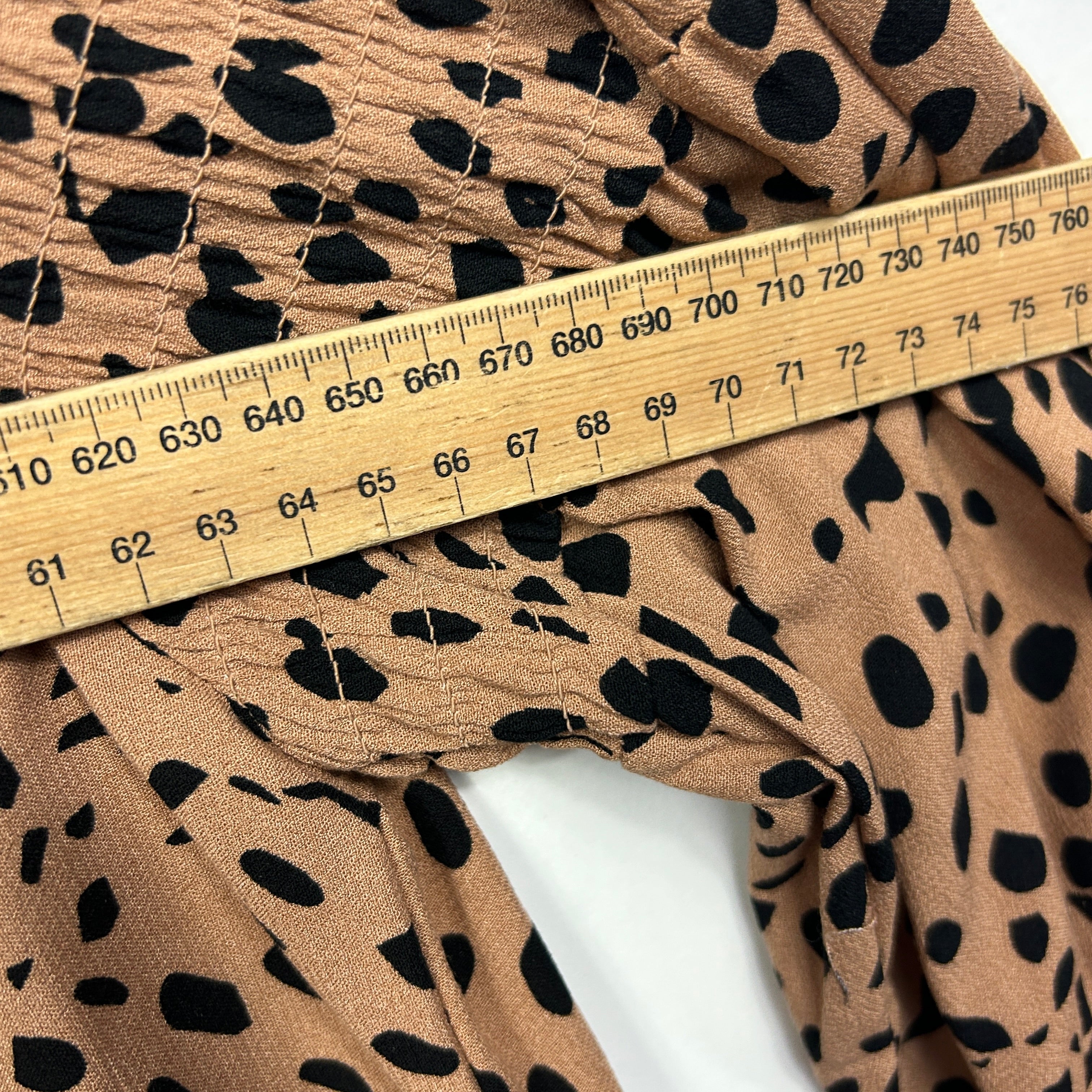SASS Tan Black Animal Print Top - Size 16 - Image 5