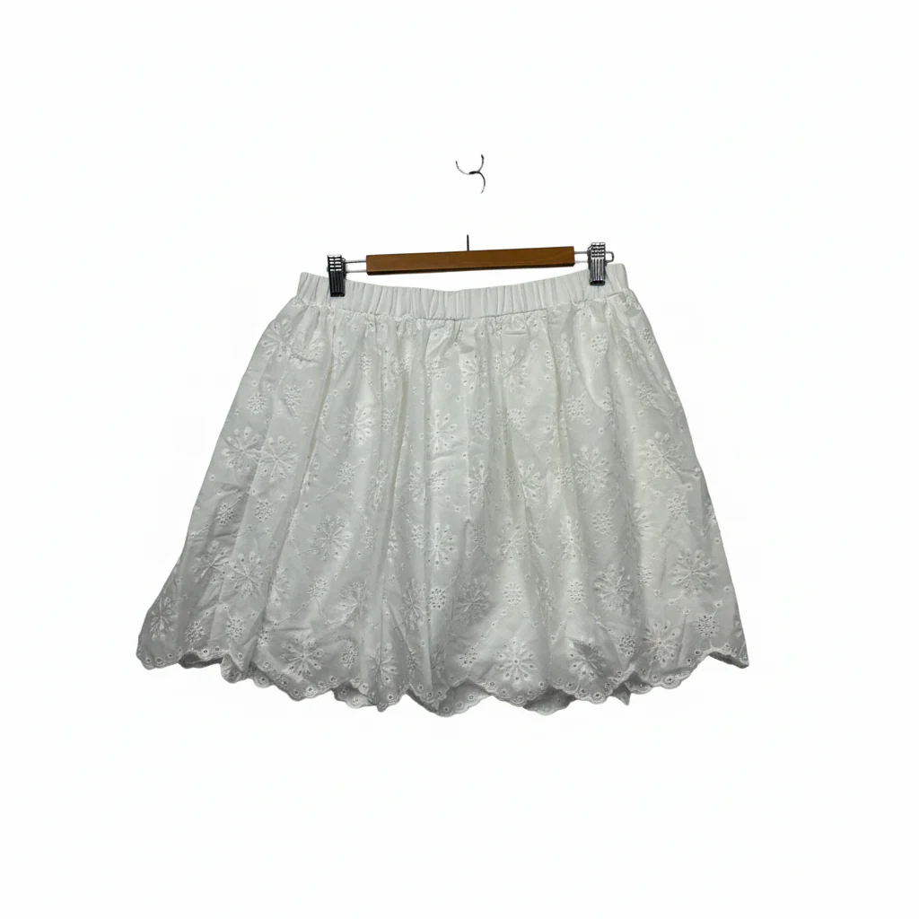 Shein White Embroidered Broderie Mini Skirt - Size XL - Image 2