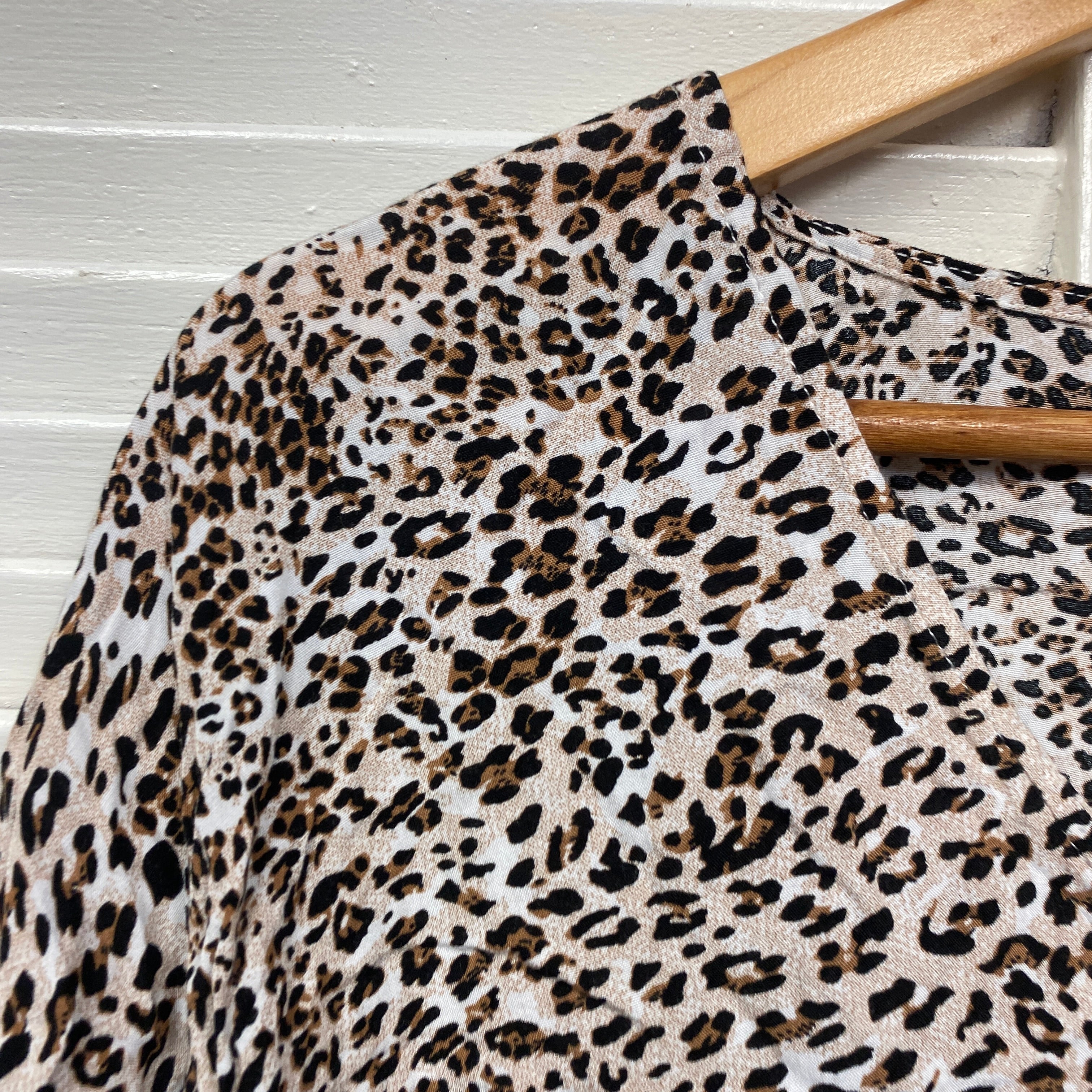 Silver Wishes Top Size 14 Button Up Animal Print Long Sleeve - Image 3
