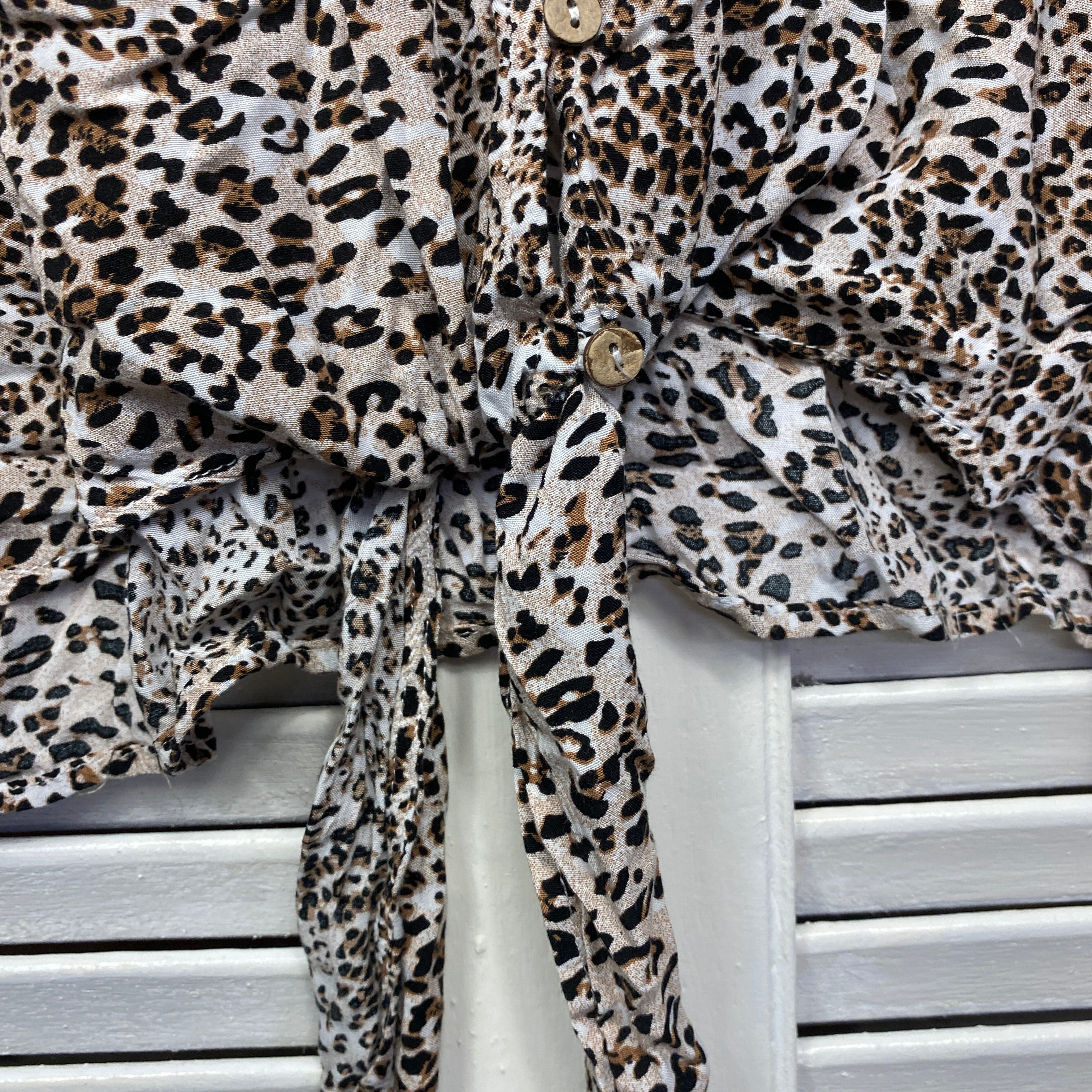 Silver Wishes Top Size 14 Button Up Animal Print Long Sleeve - Image 5