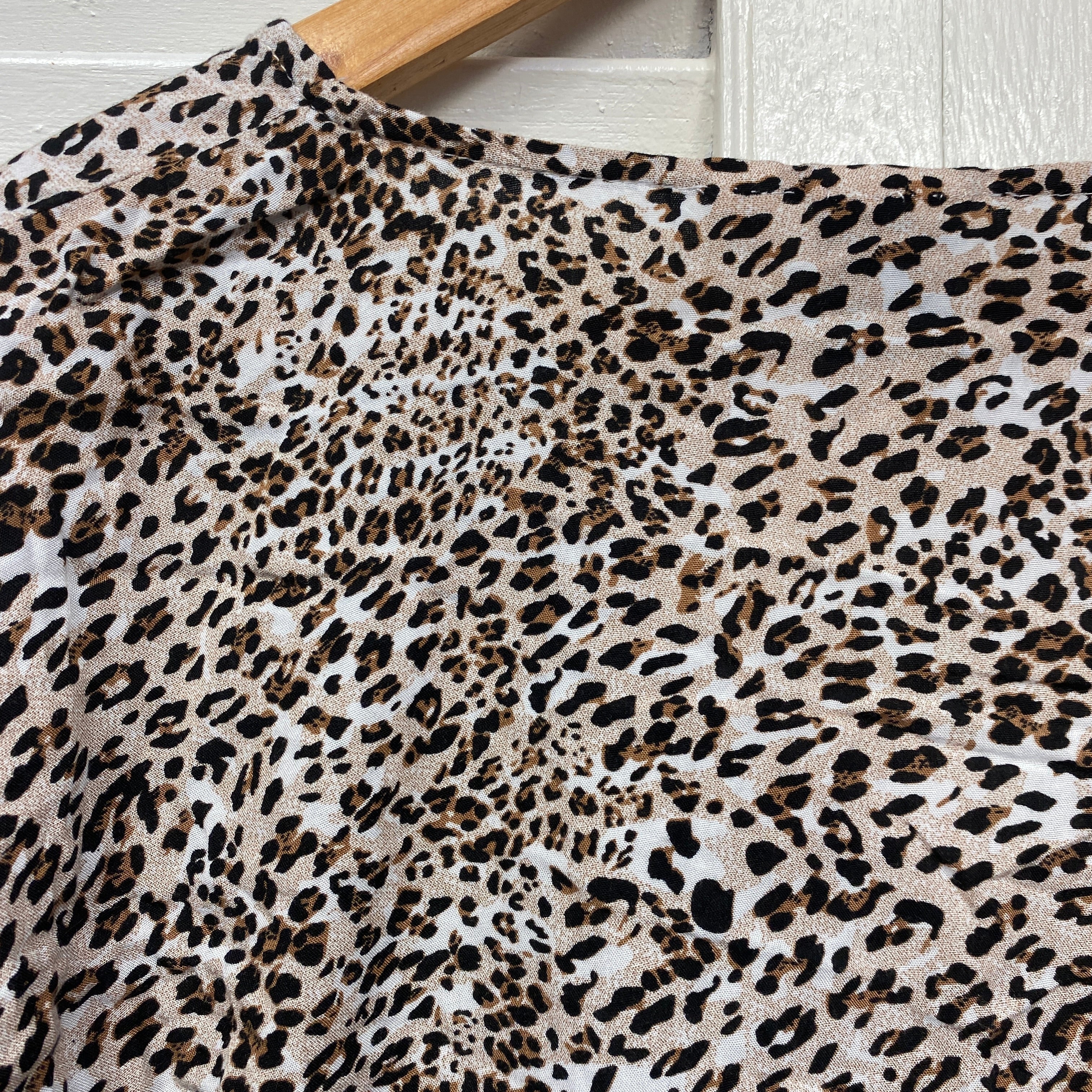 Silver Wishes Top Size 14 Button Up Animal Print Long Sleeve - Image 7