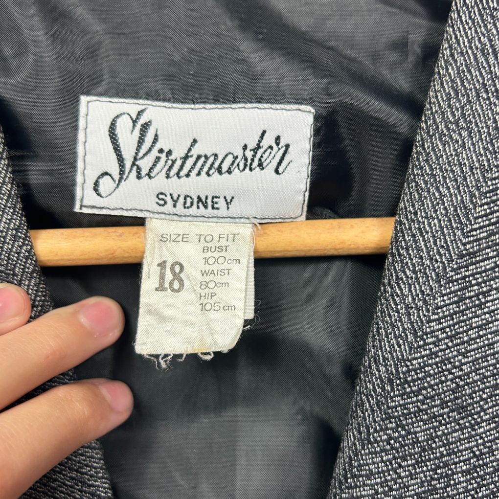 Vintage Skirtmaster Grey Herringbone Blazer - Size 18 - Image 2
