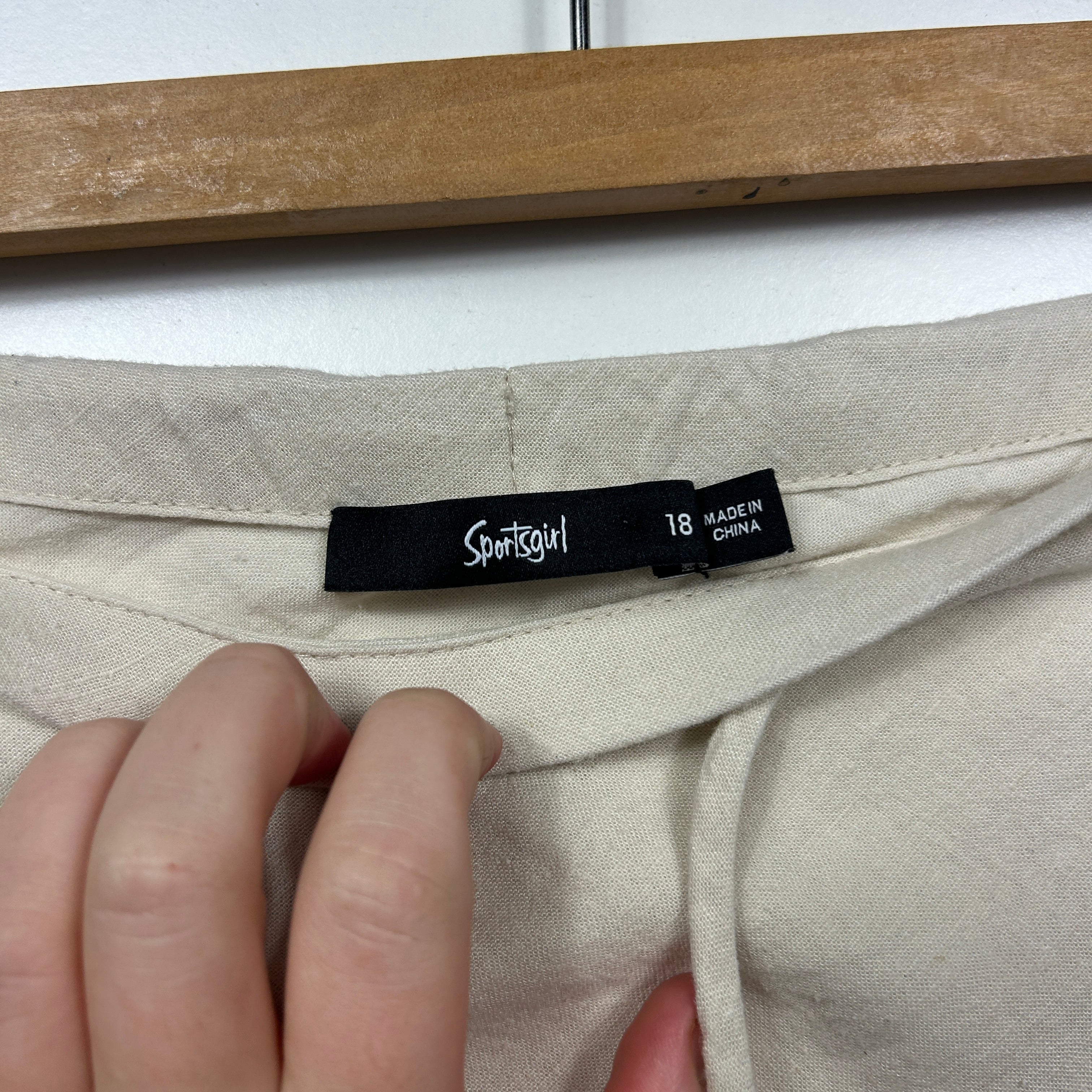 Sportsgirl Beige Skirt - Size 18 - Image 2
