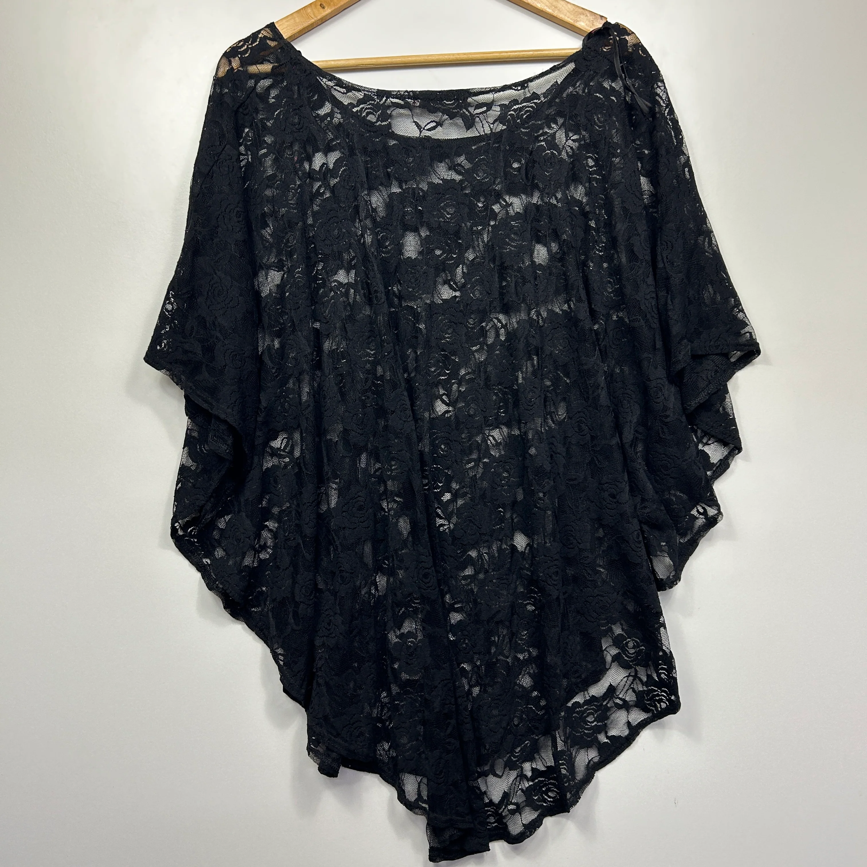 Supre Black Floral Lace Y2K Kaftan Boho Top - Size L (fault) - Image 5