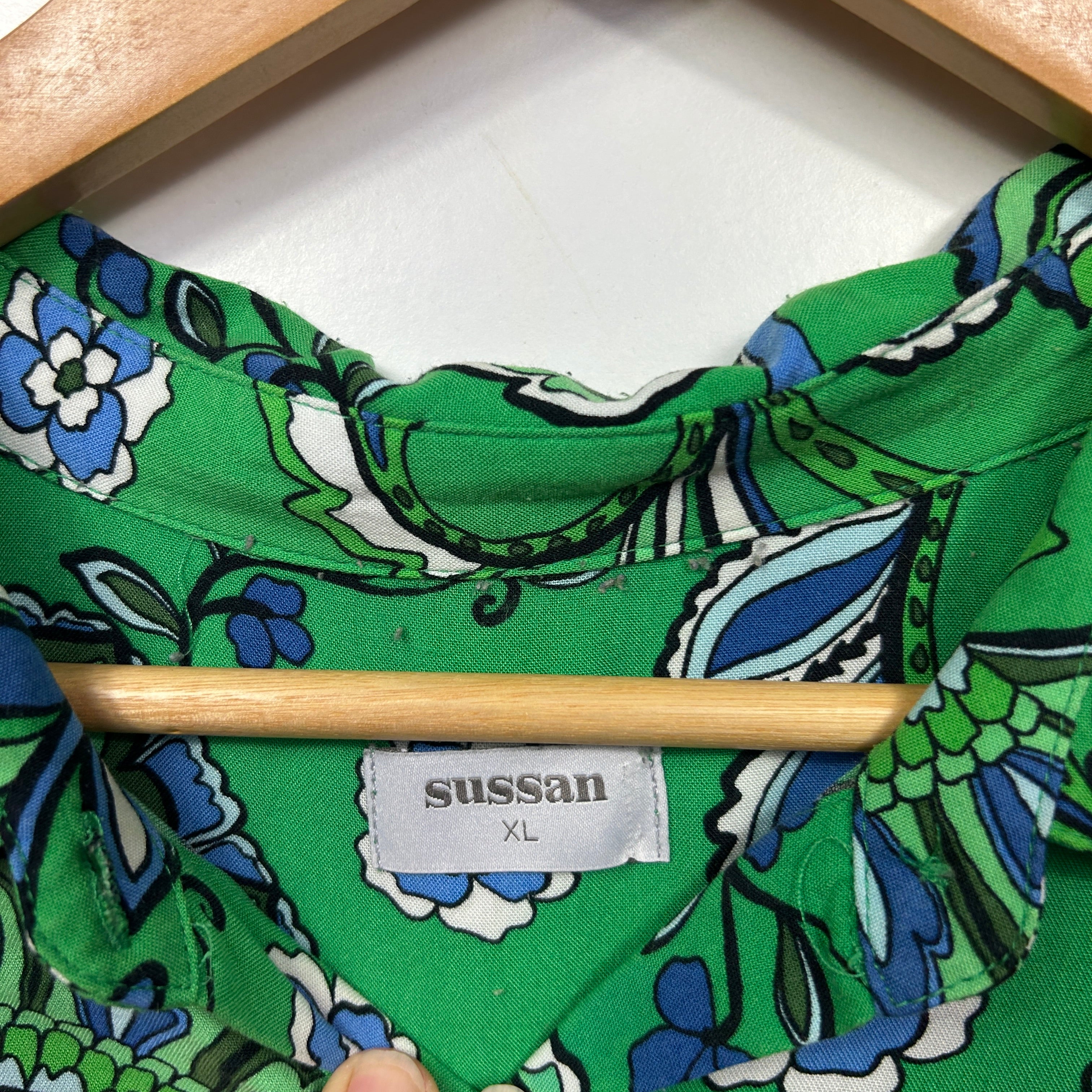Sussan Green Blue White Paisley Floral Print Button Up Top - Size XL - Image 3