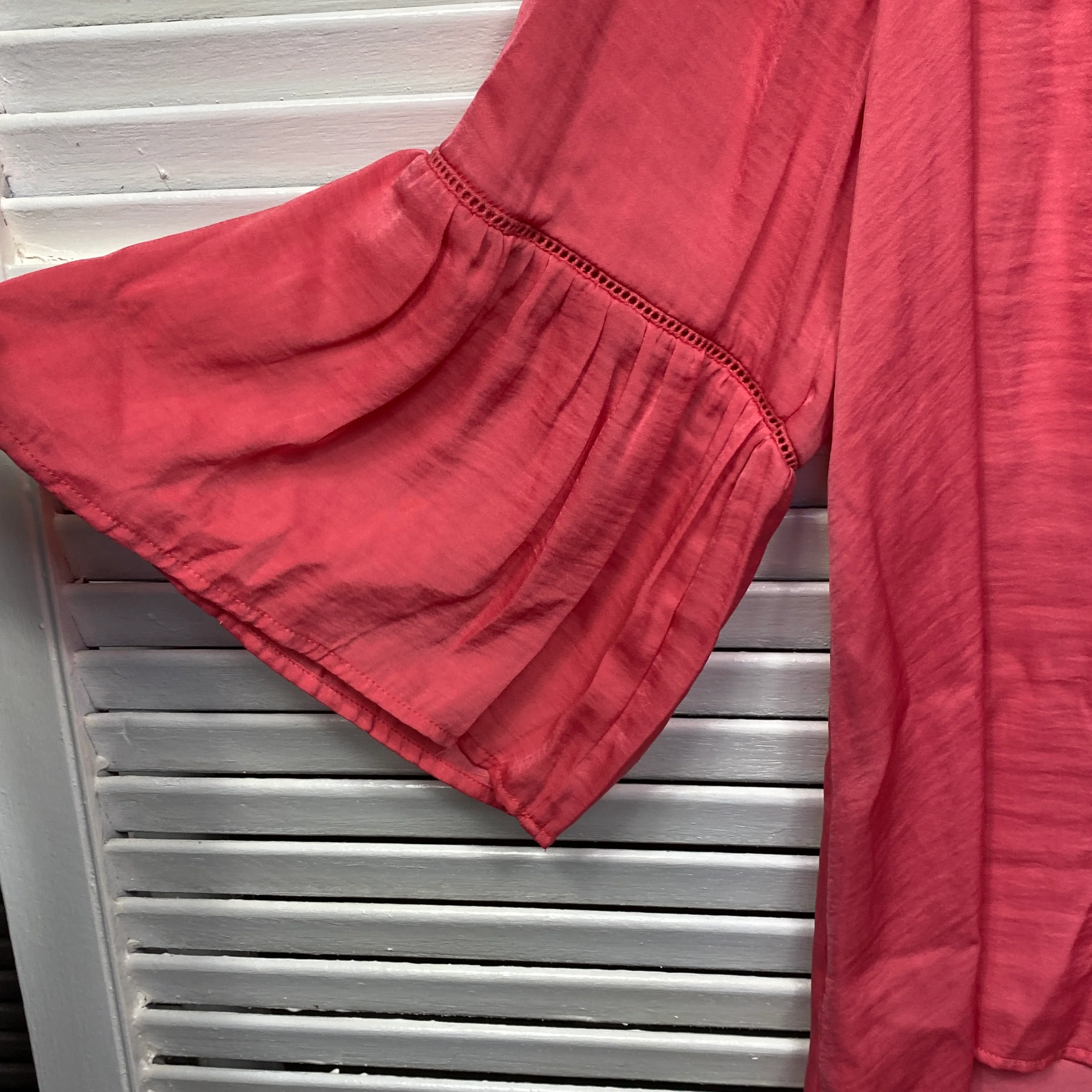 Sussan Top Size 14 Pink Bell Sleeve Button up - Image 3