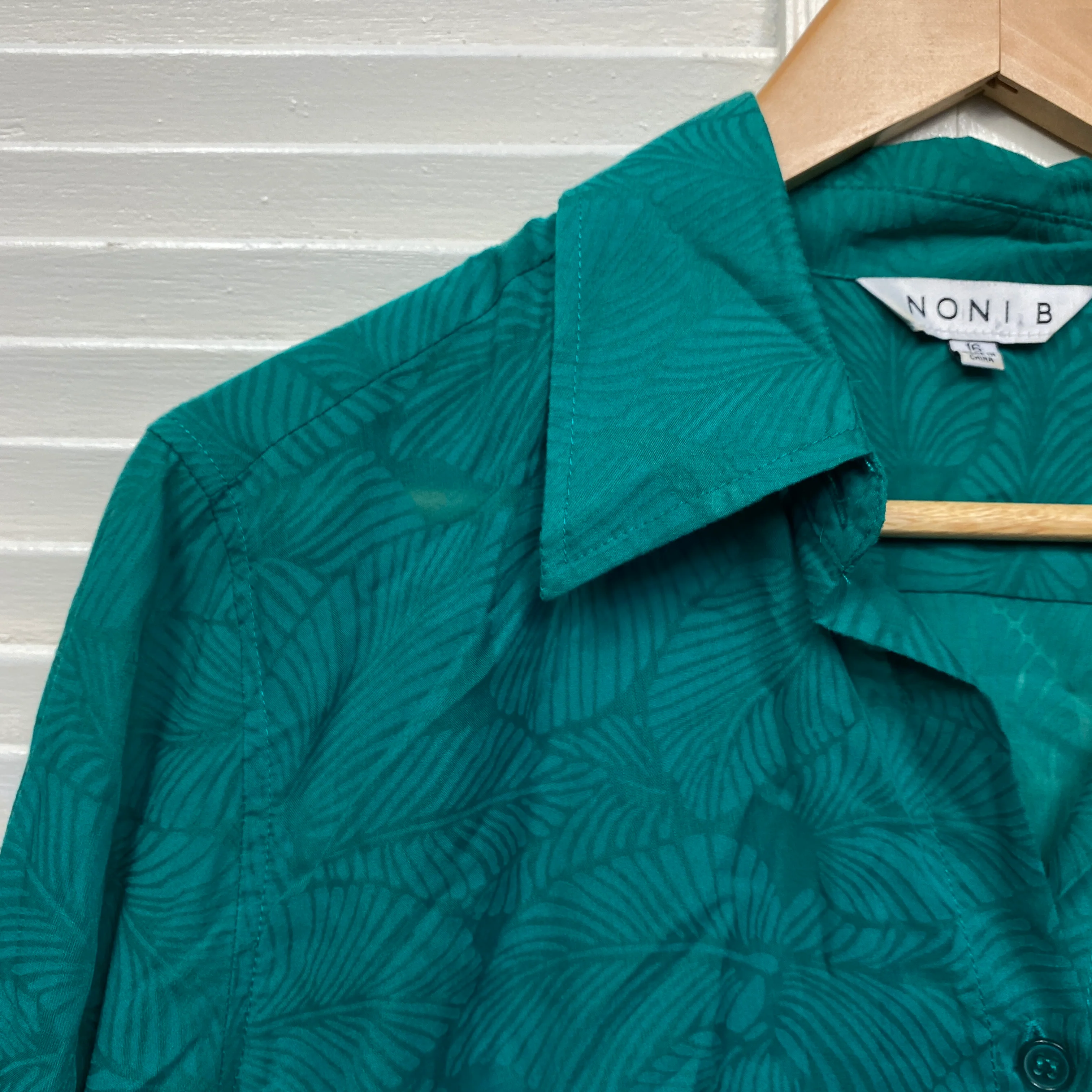 Noni B Top Size 16 Green Button Up Roll Tab Sleeve Sheer - Image 3
