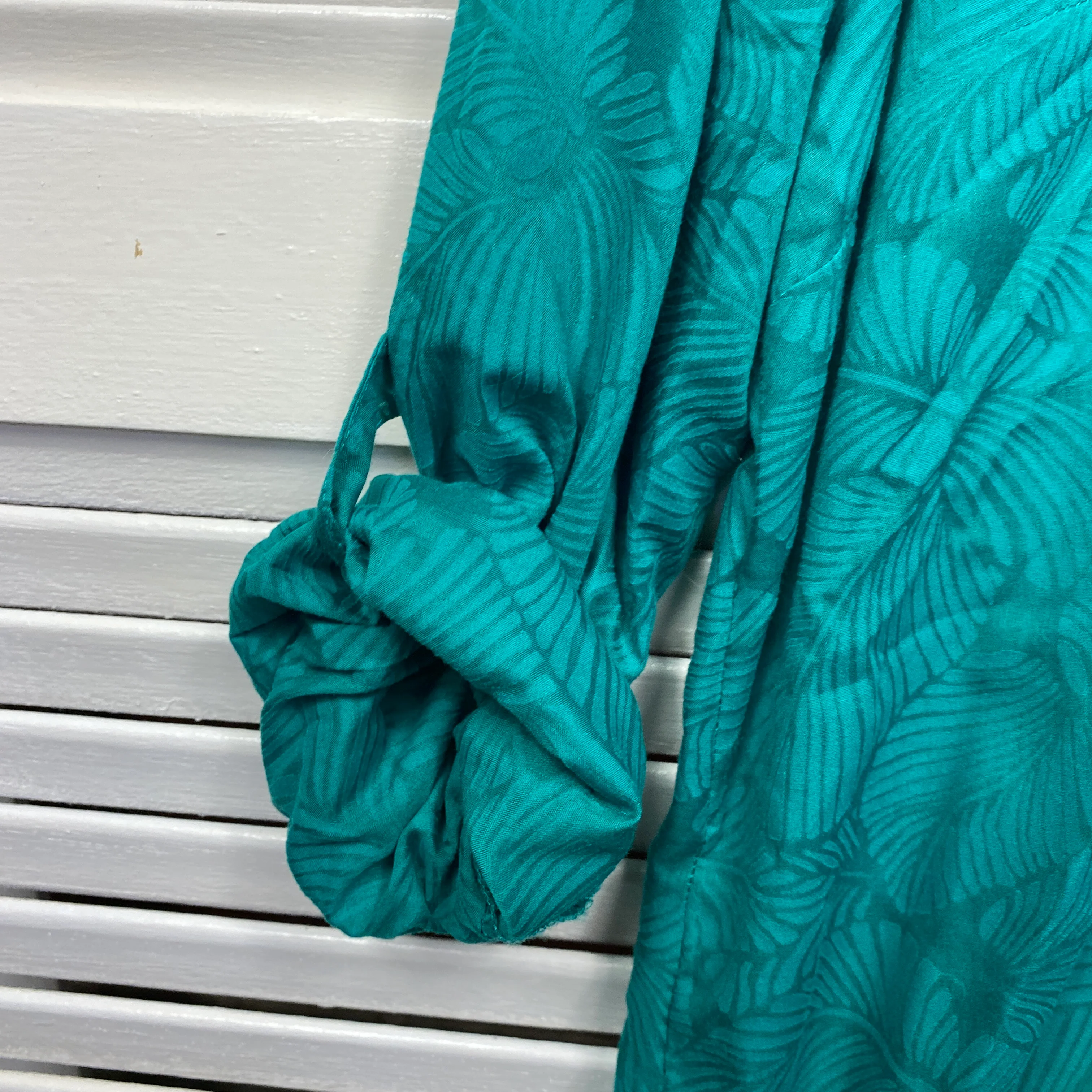 Noni B Top Size 16 Green Button Up Roll Tab Sleeve Sheer - Image 5
