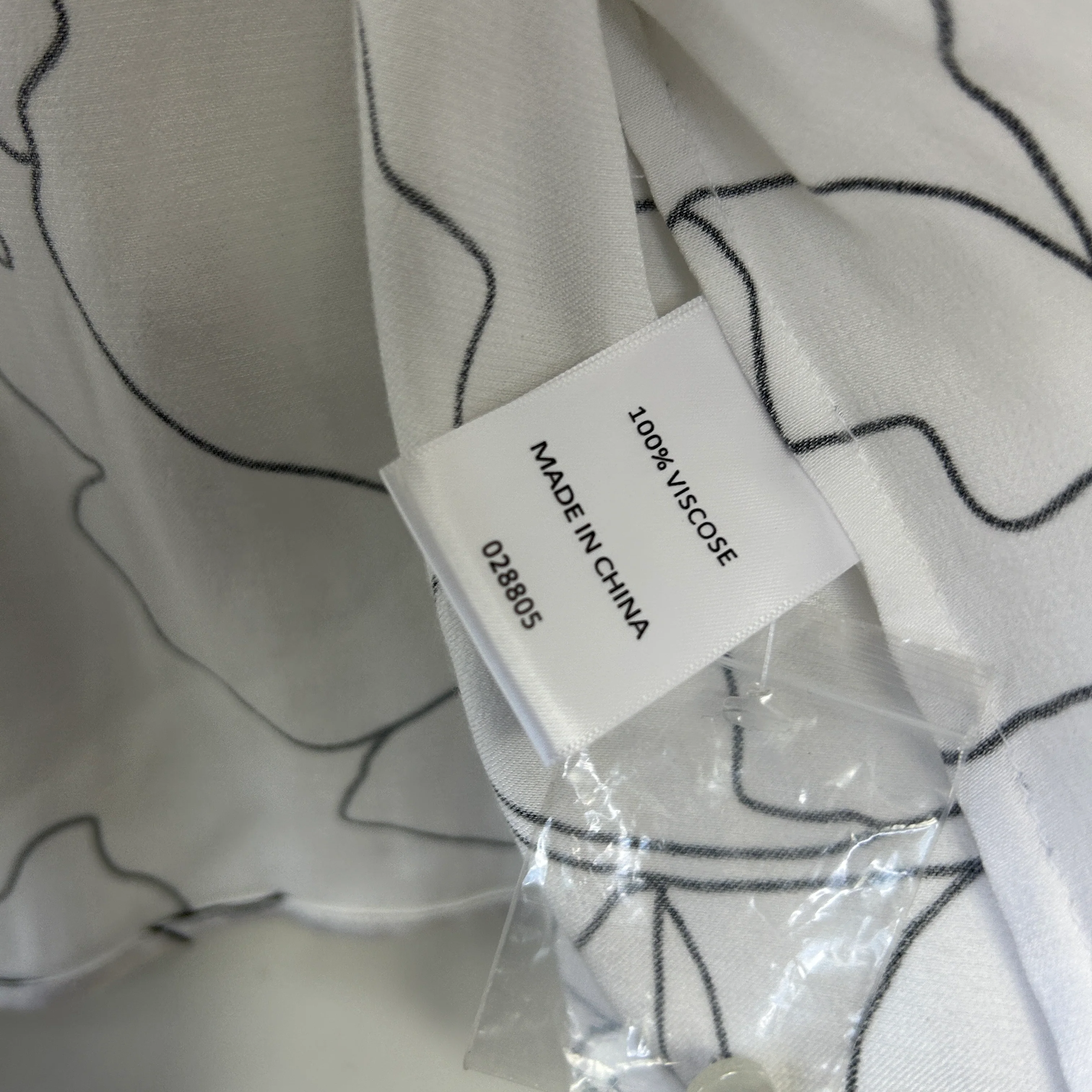 Sussan White Floral Line Art Print Top - Size 14 - Image 4