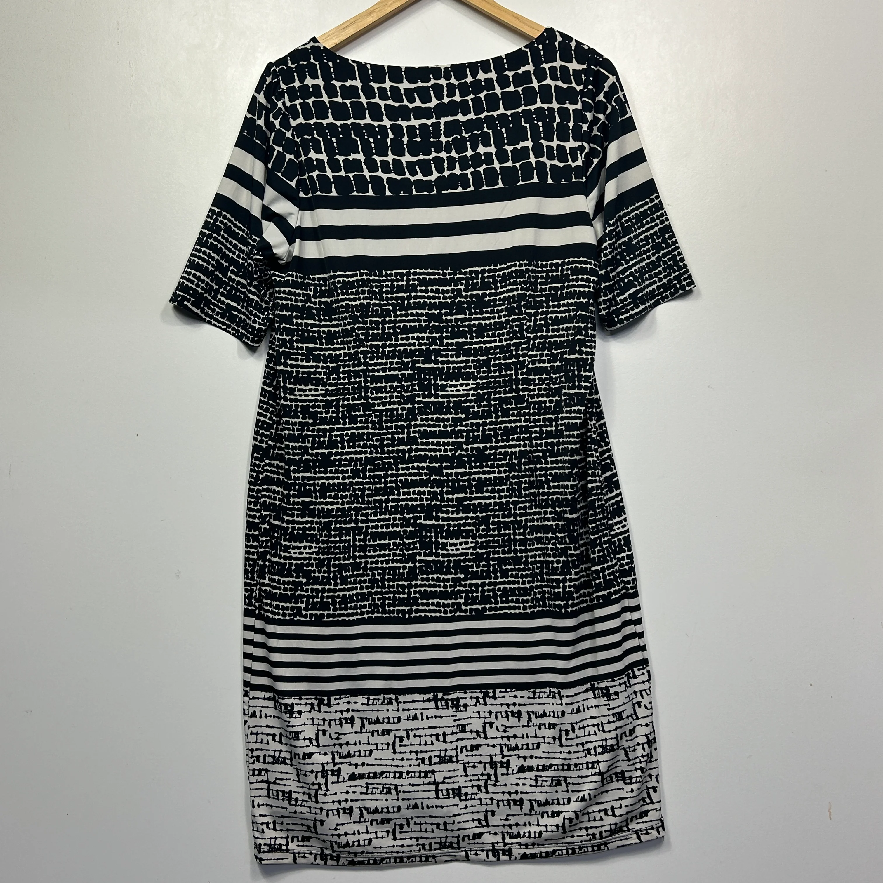Suzanne Grae Black and White Dress - Size L - Image 4
