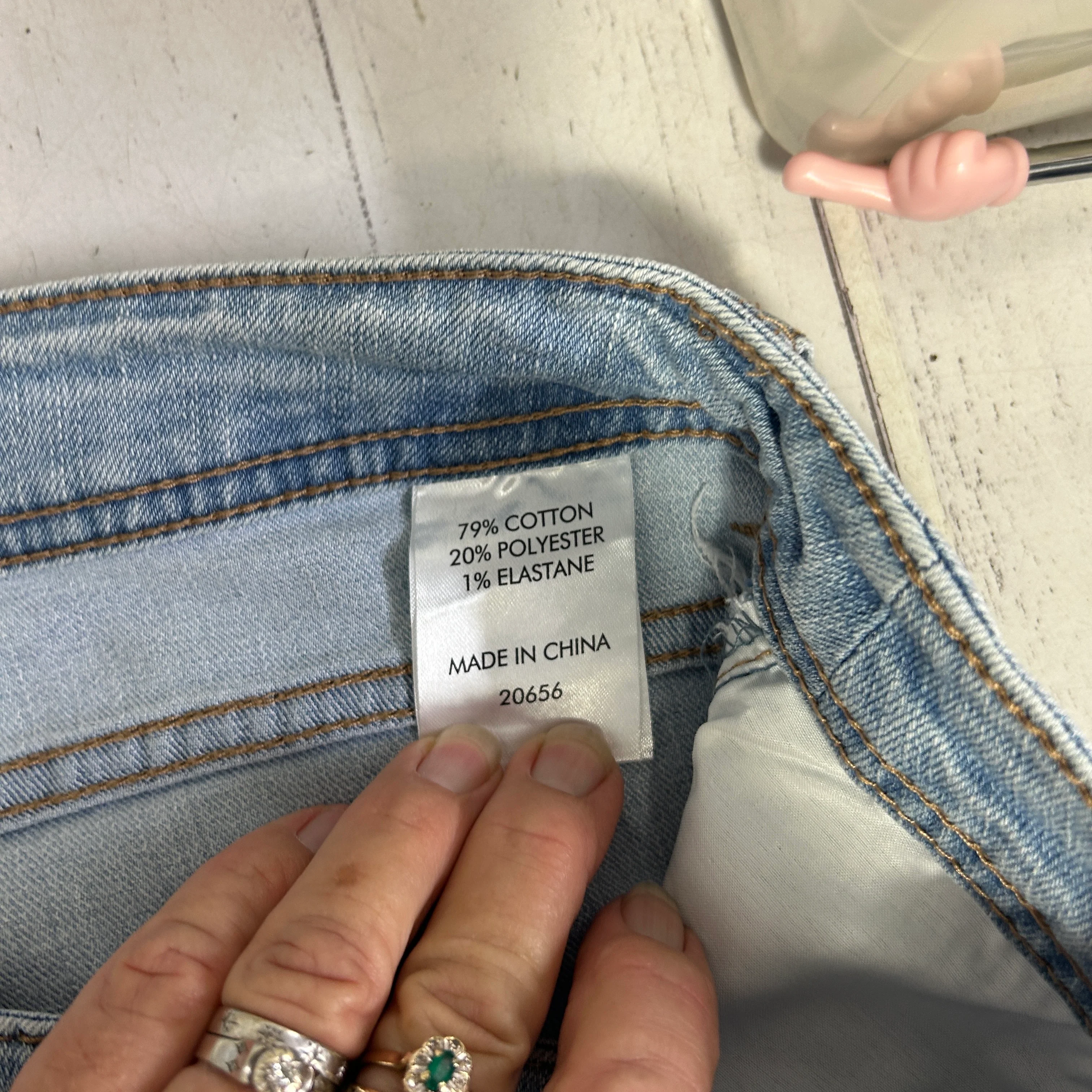 Suzanne Grae Denim Light Blue Denim Shorts - Size 18 - Image 3