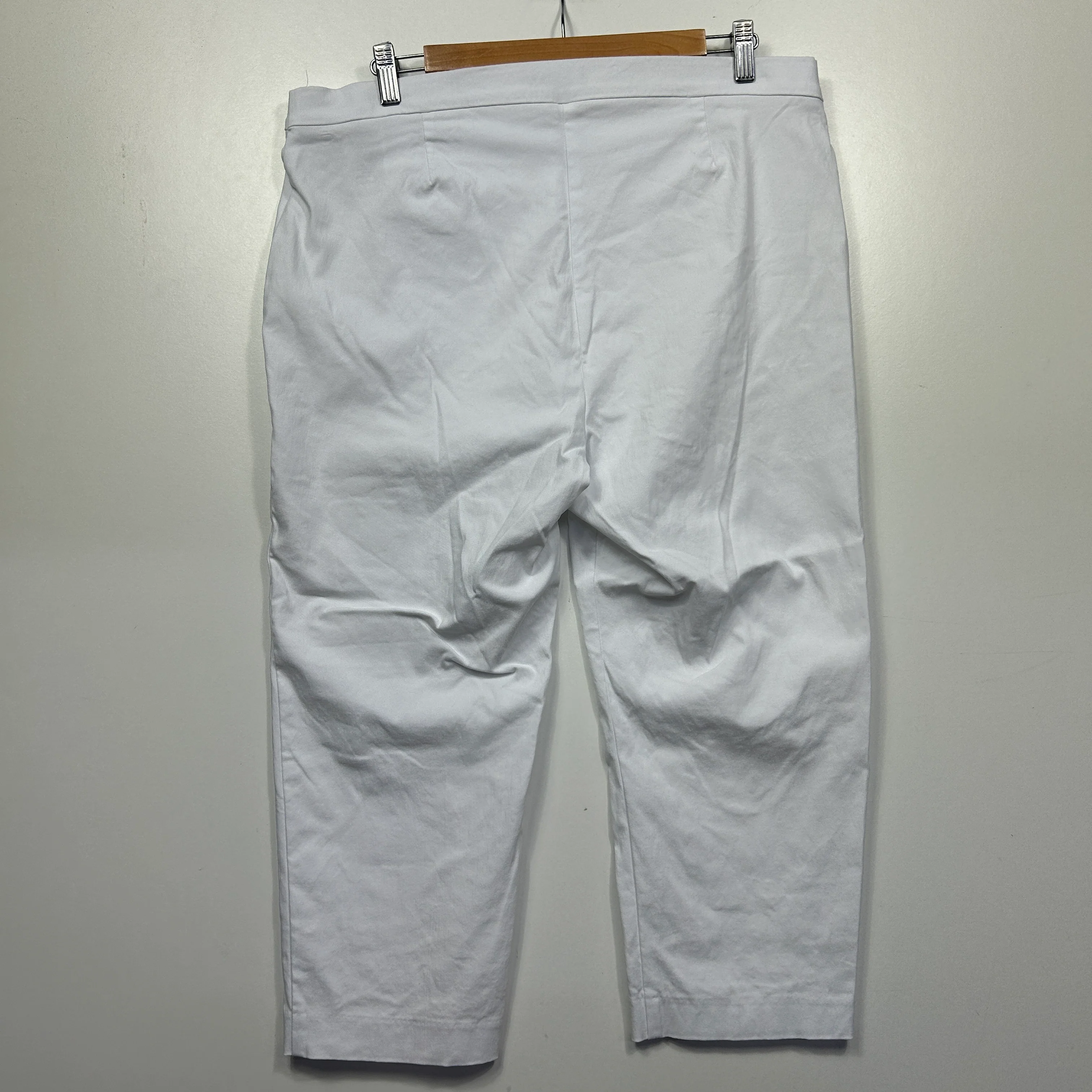 Suzanne Grae White Cropped Pants - Size XL - Image 3