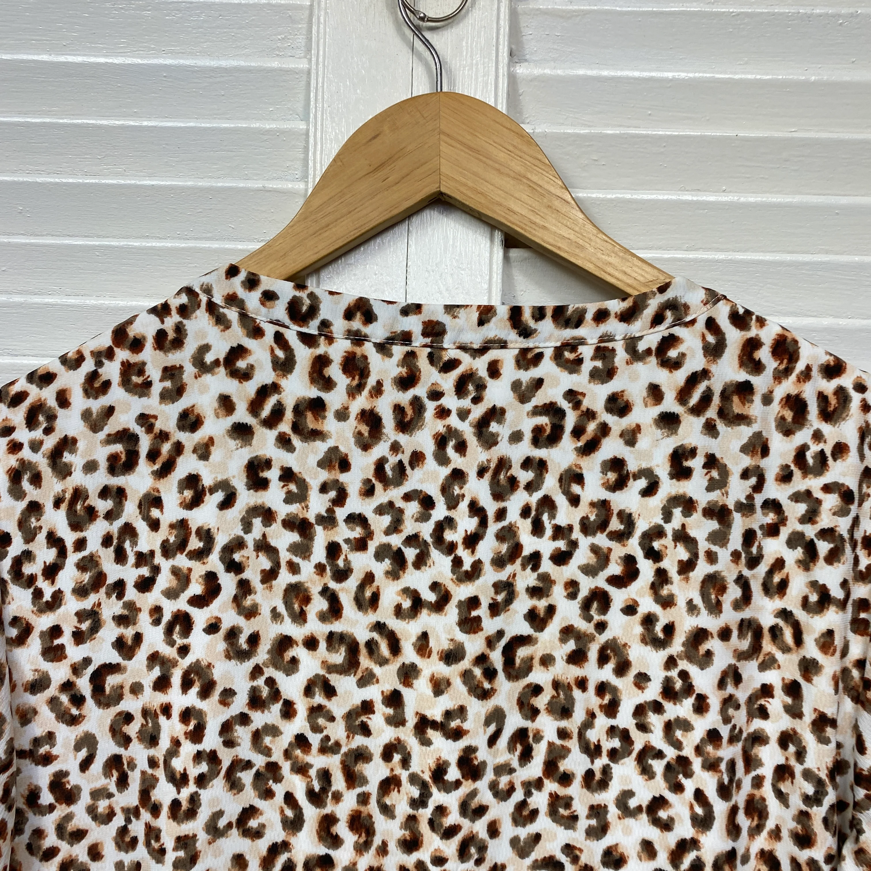 Table Eight Top Size 14 Short Sleeve Animal Print Lined - Image 6