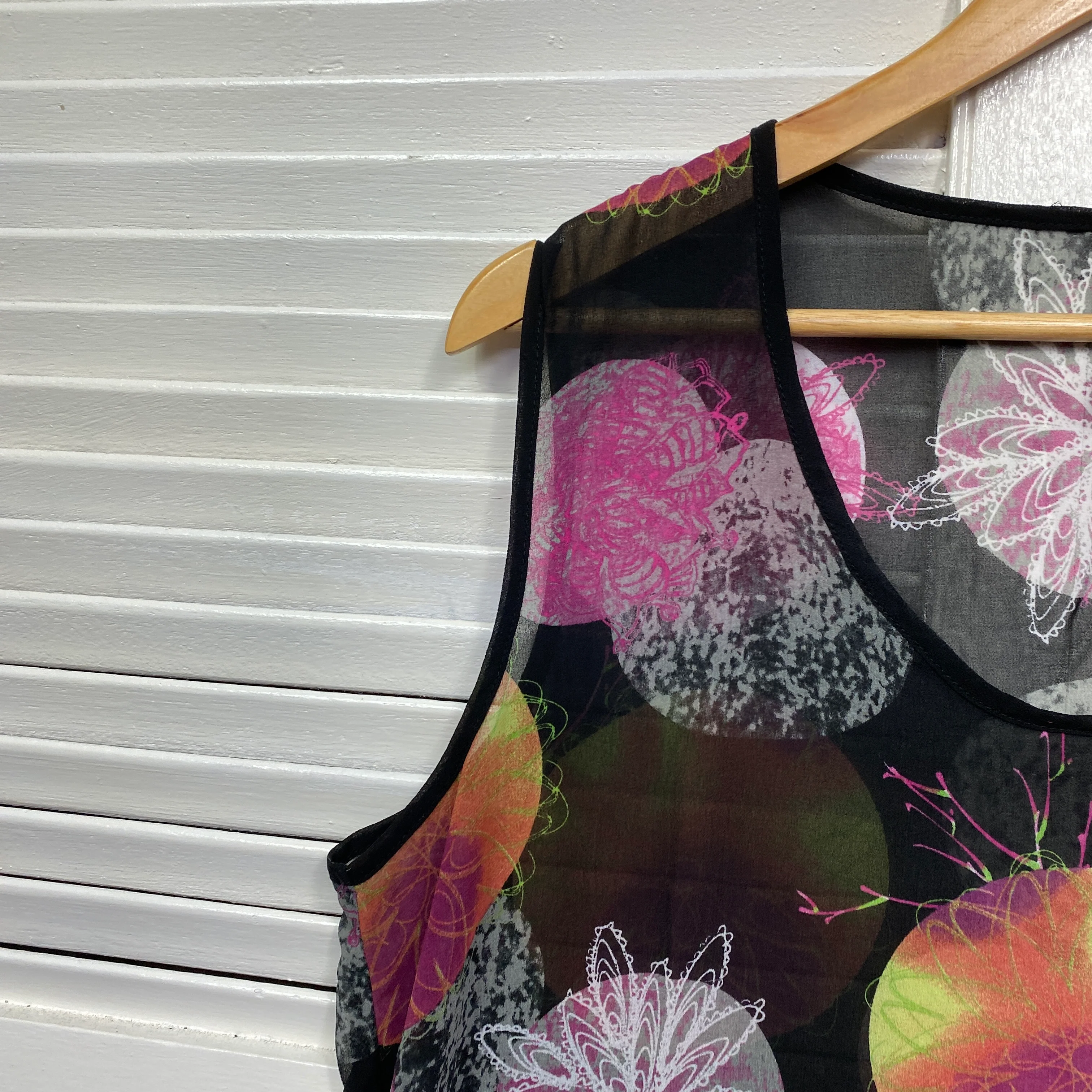 Taking Shape Top Size 14 XS Plus Sleeveless Multicoloured Sheer - Image 3