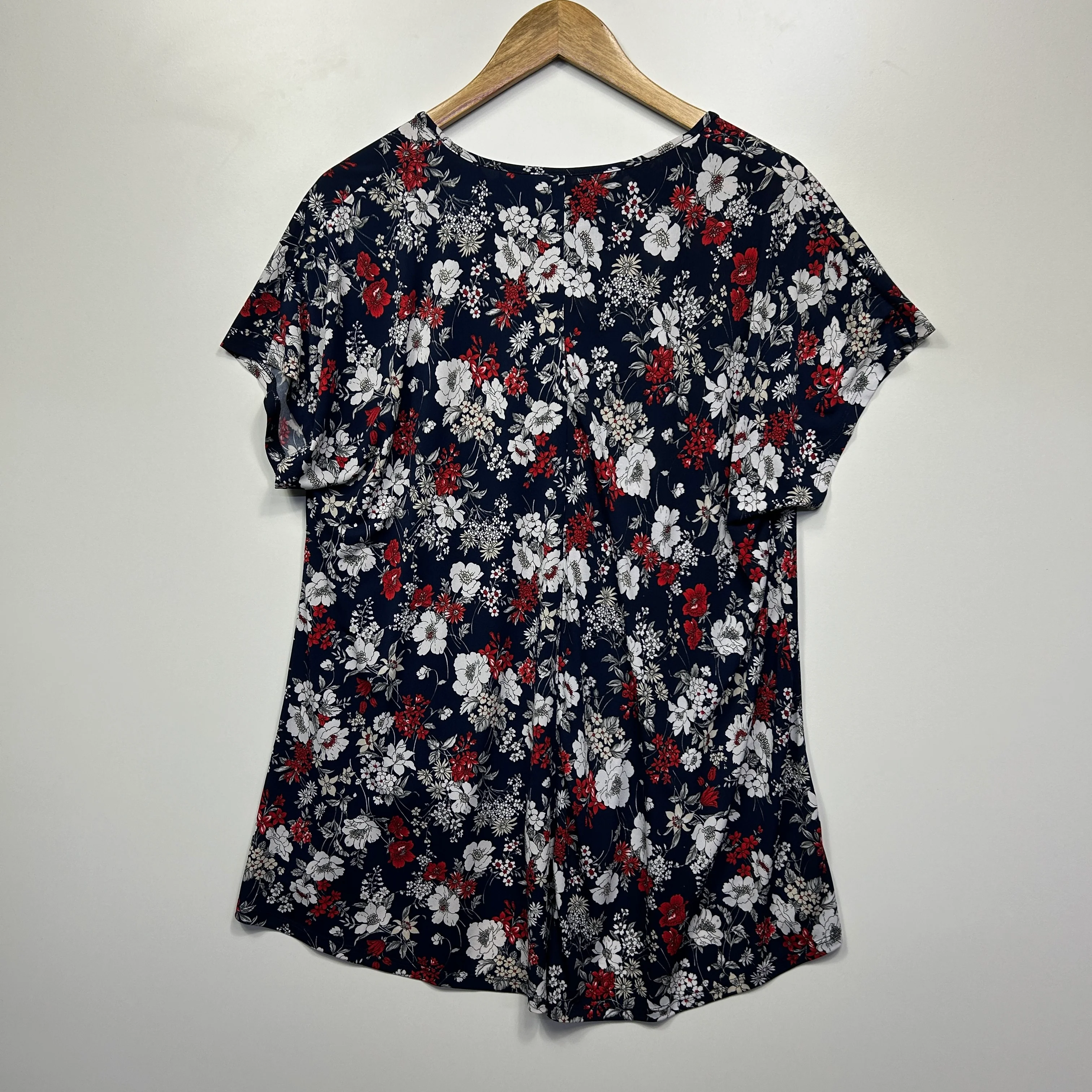 Taking Shape Top Size 14 XS Plus Blue Floral  Short Sleeve - Image 6
