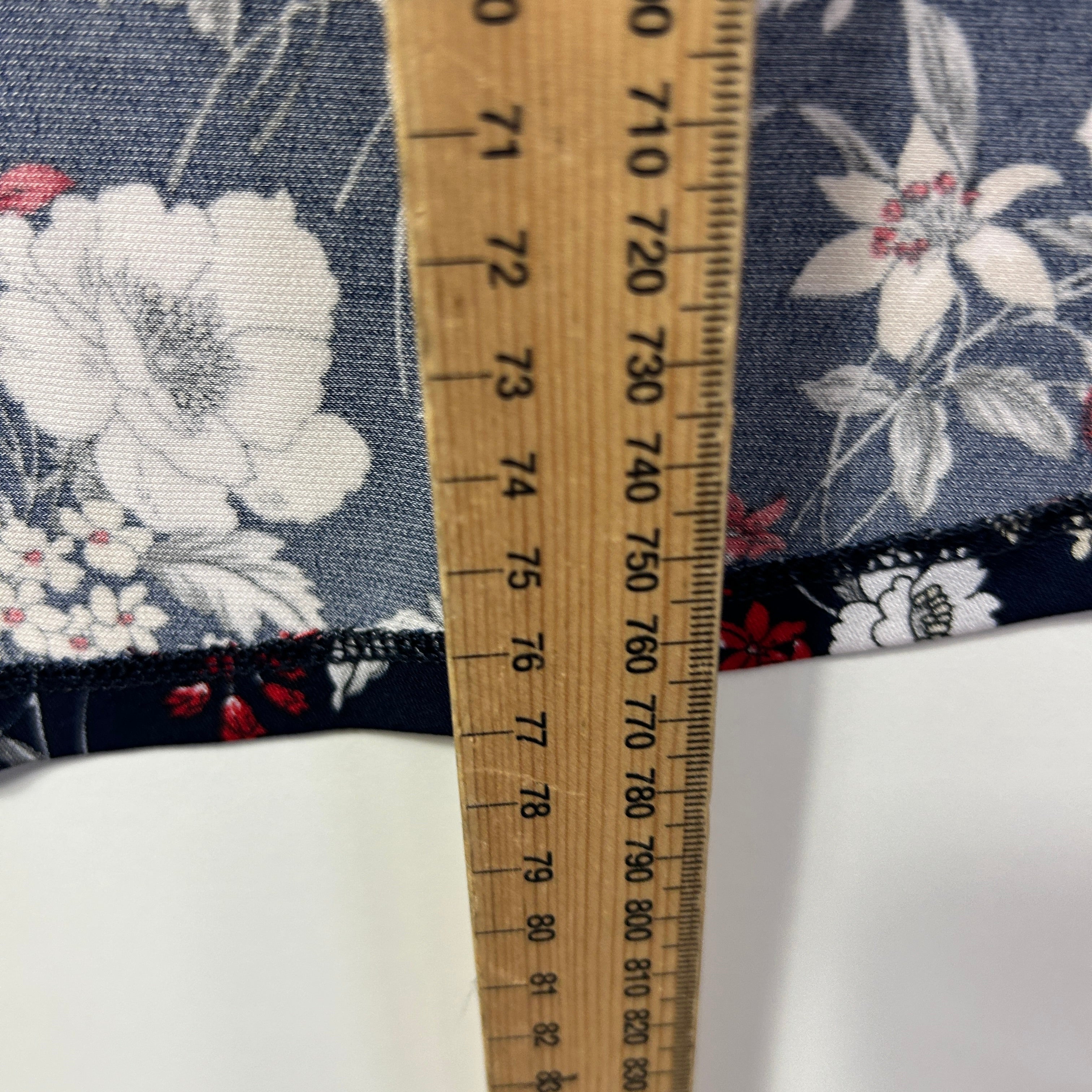 Taking Shape Top Size 14 XS Plus Blue Floral  Short Sleeve - Image 8