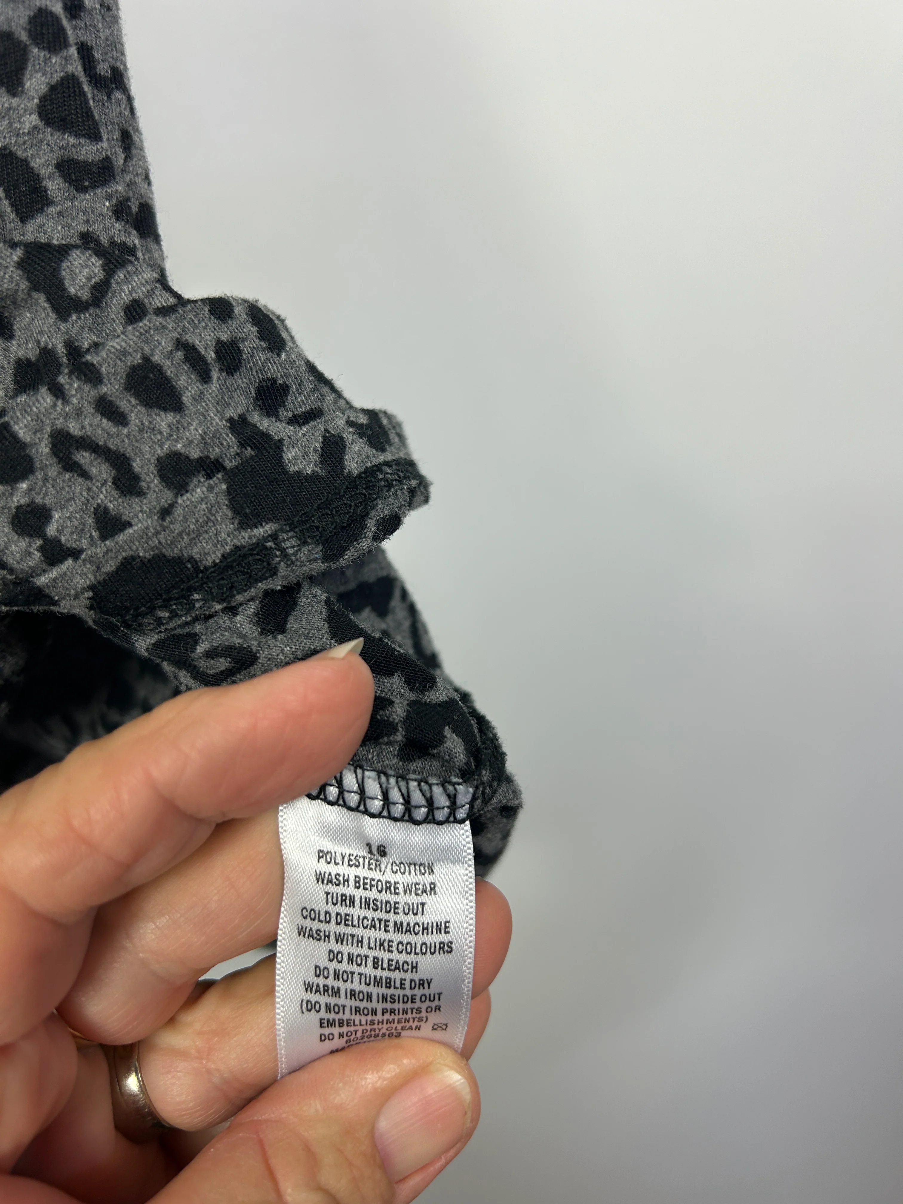 Target Active Grey and Black Leopard Print Top - Size 16 - Image 3