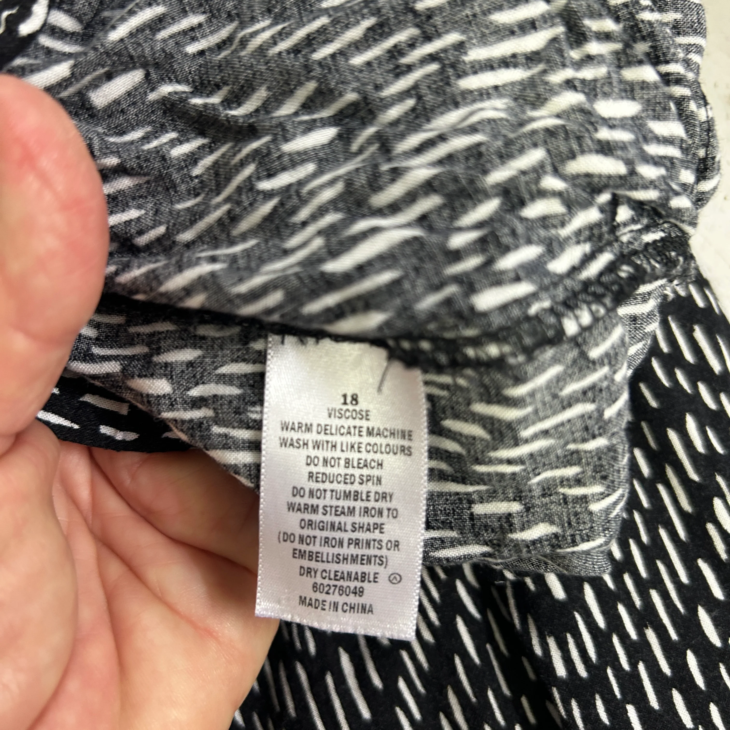 Target Black and White Geometric Print Pants - Size 18 - Image 3