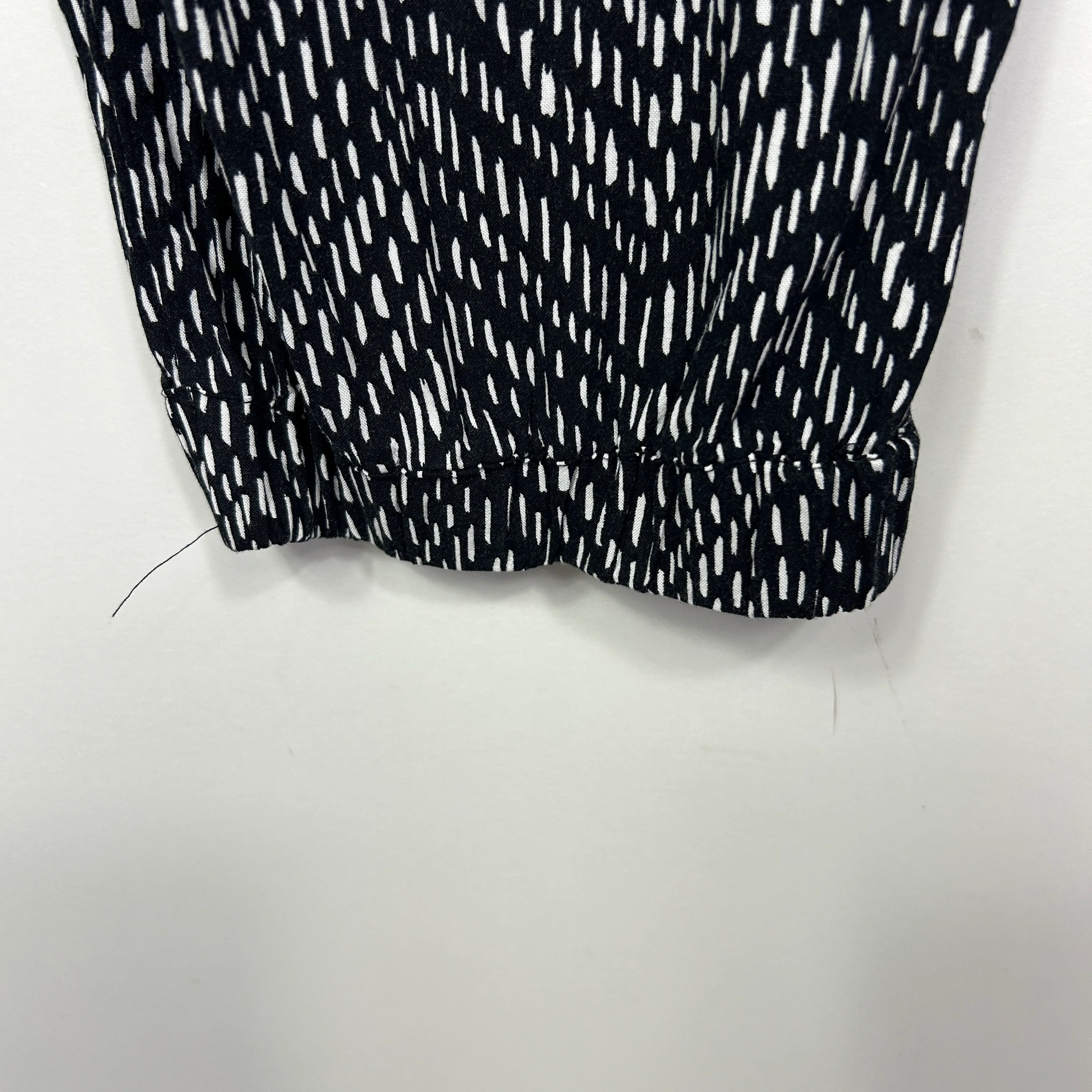 Target Black and White Geometric Print Pants - Size 18 - Image 5