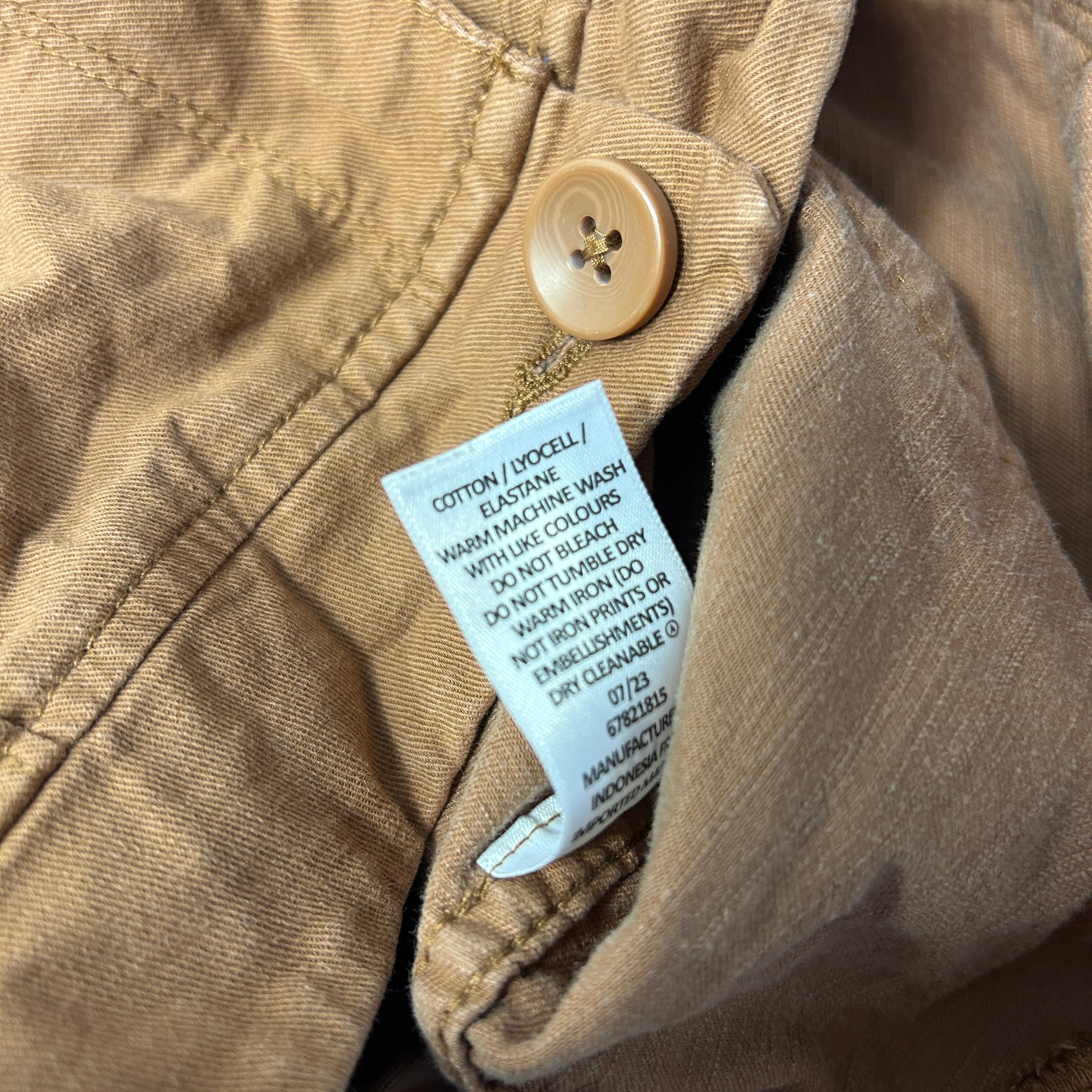 Target Tan Shorts - Size 18 - Image 3