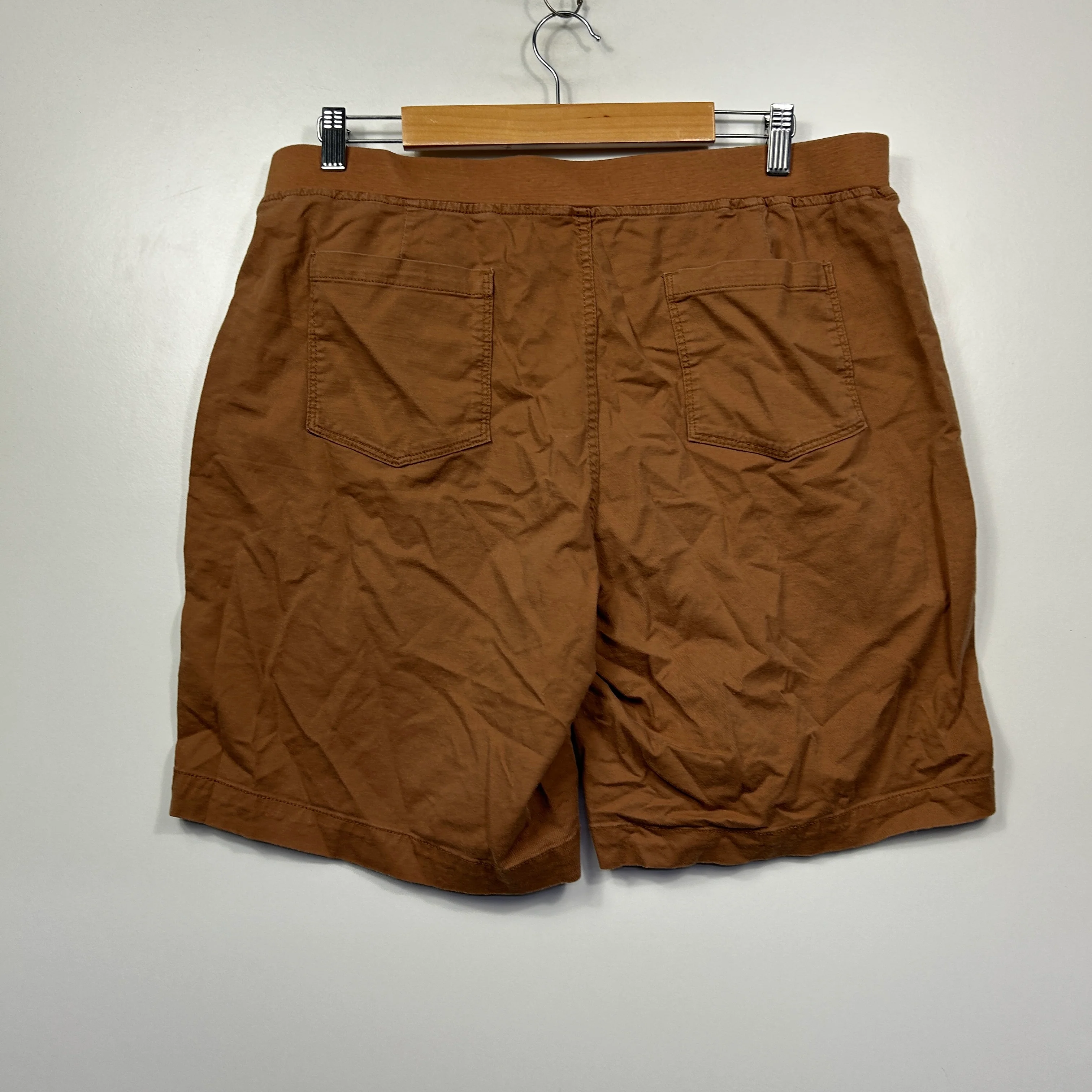 Target Tan Shorts - Size 18 - Image 5