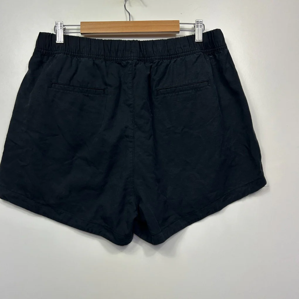 Target Woman Black Shorts - Size 16 - Image 3