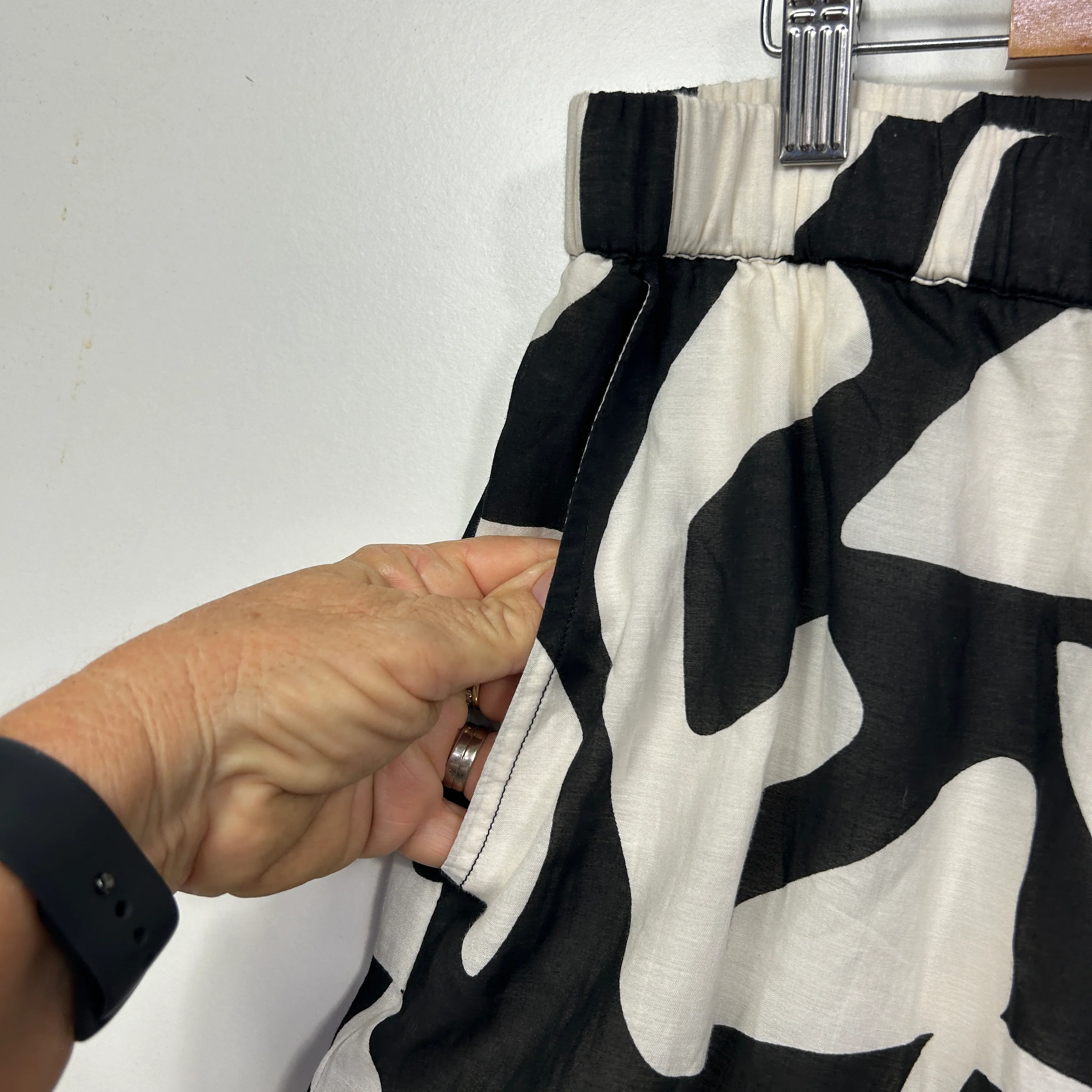 Unison Black and White Geometric Print Pants - Size 14 - Image 3