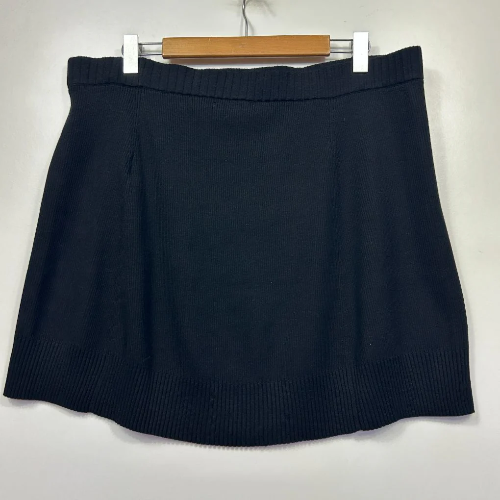 Verbose Black Knit Skirt - Size 22 - Image 2
