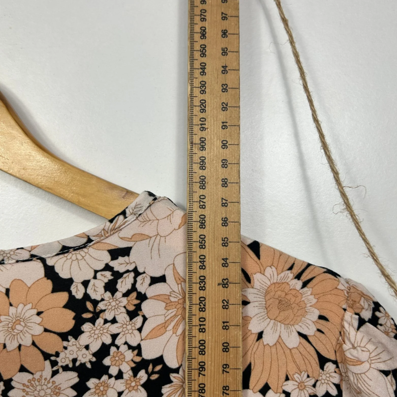 Vine Apparel Beige Viscose Short Sleeve Floral Boho Dress Size 16 - Image 5