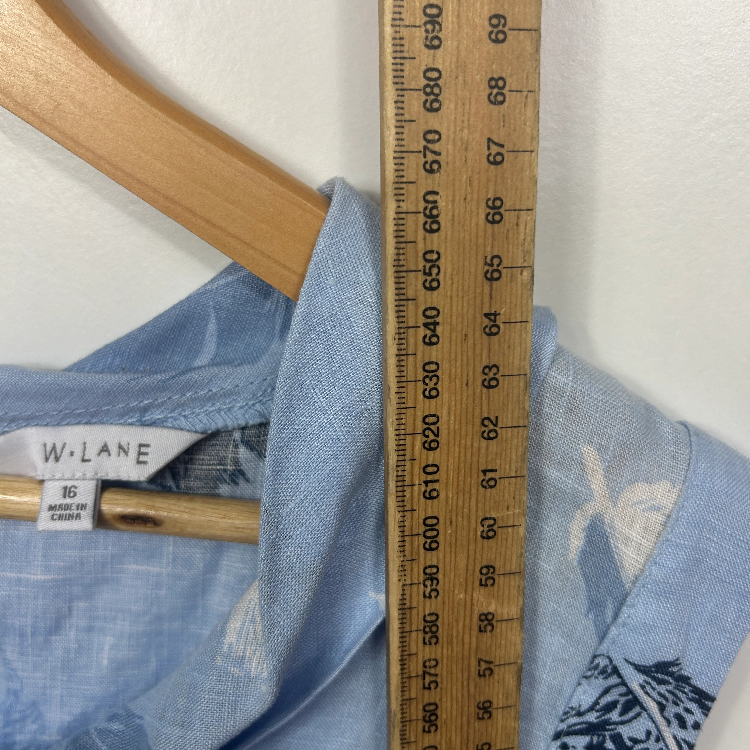 W Lane Blue Feather Print Linen Top - Size 16 - Image 7