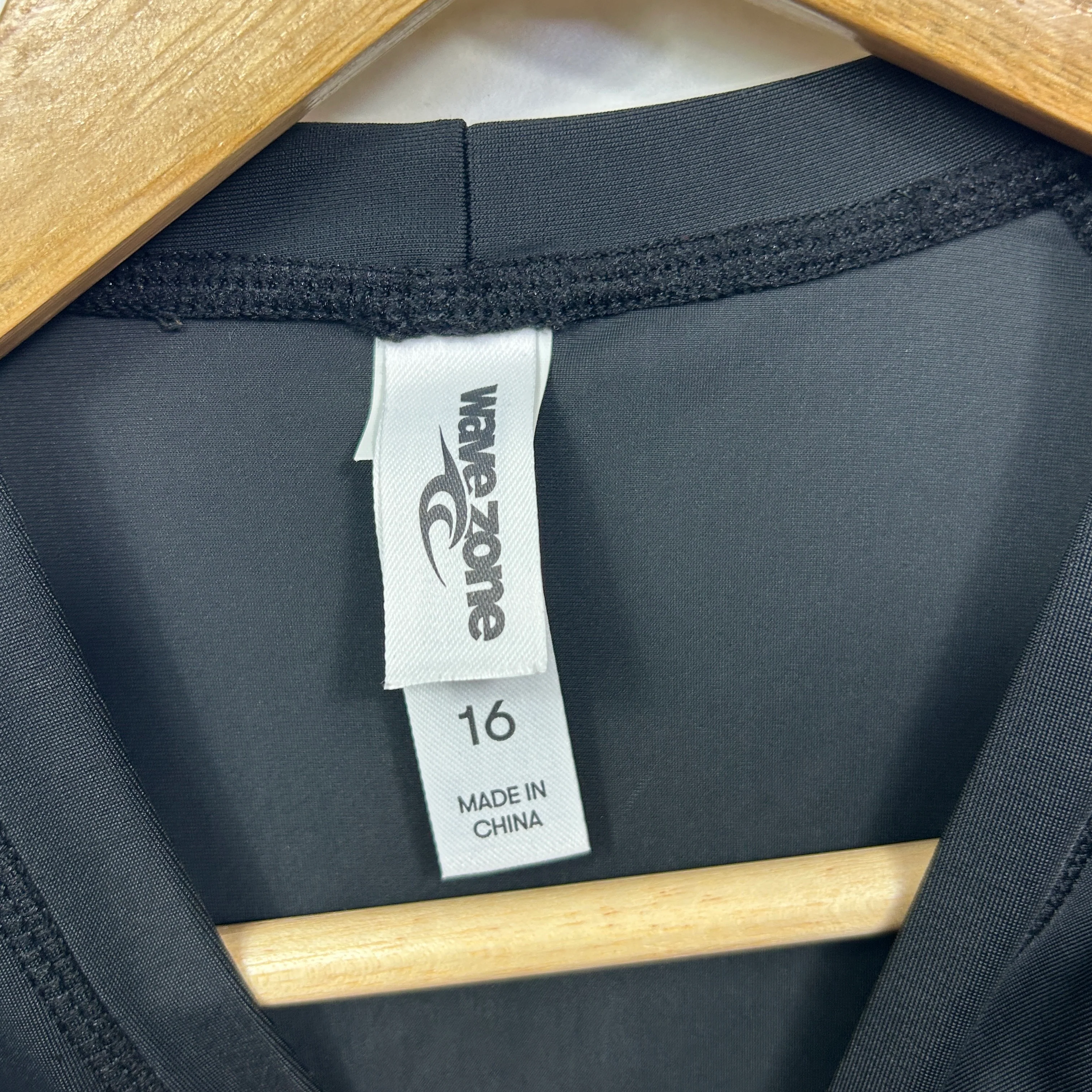 Wavezone Black Swim Top - Size 16 - Image 3