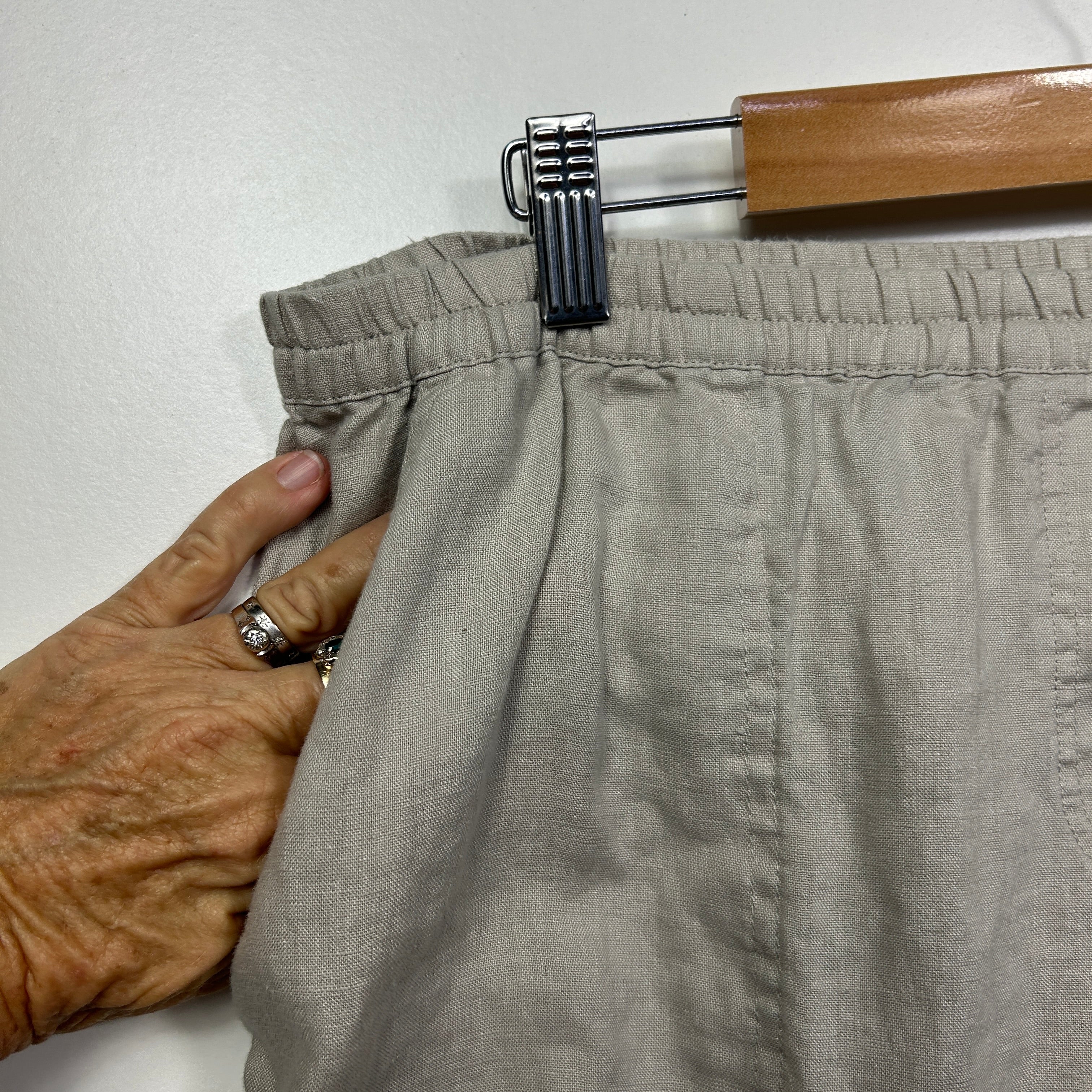 Yarra Trail Beige Linen Pants -  Size 16 - Image 2