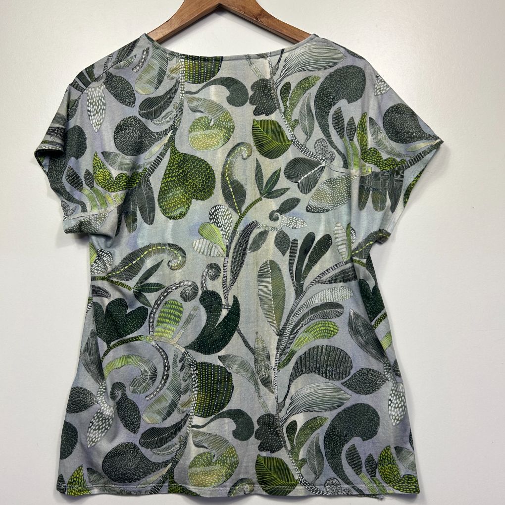 Yarra Trail Green Leaf Print Top - Size L - Image 3