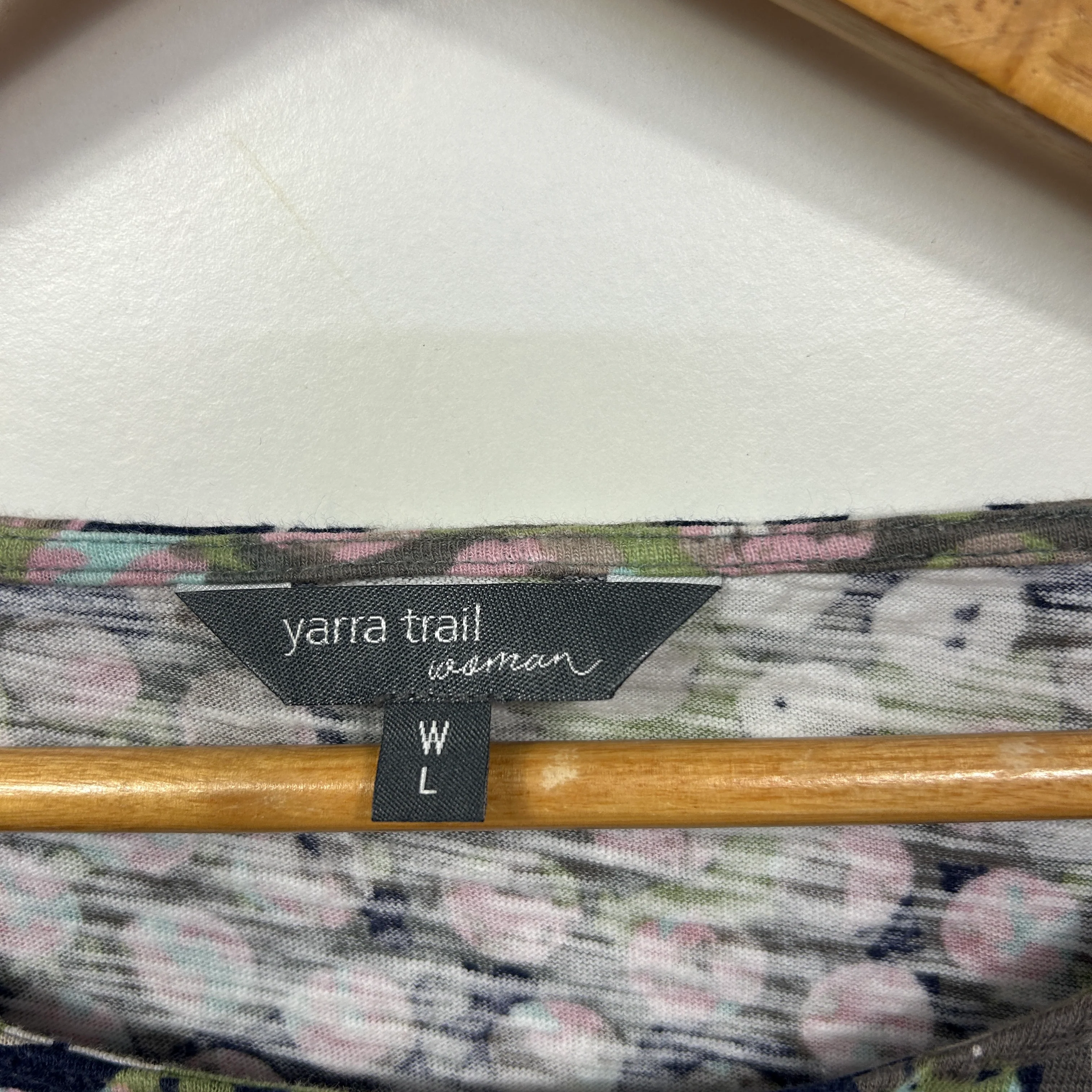 Yarra Trail Multicolour Floral Top - Size 16/18 - Image 3